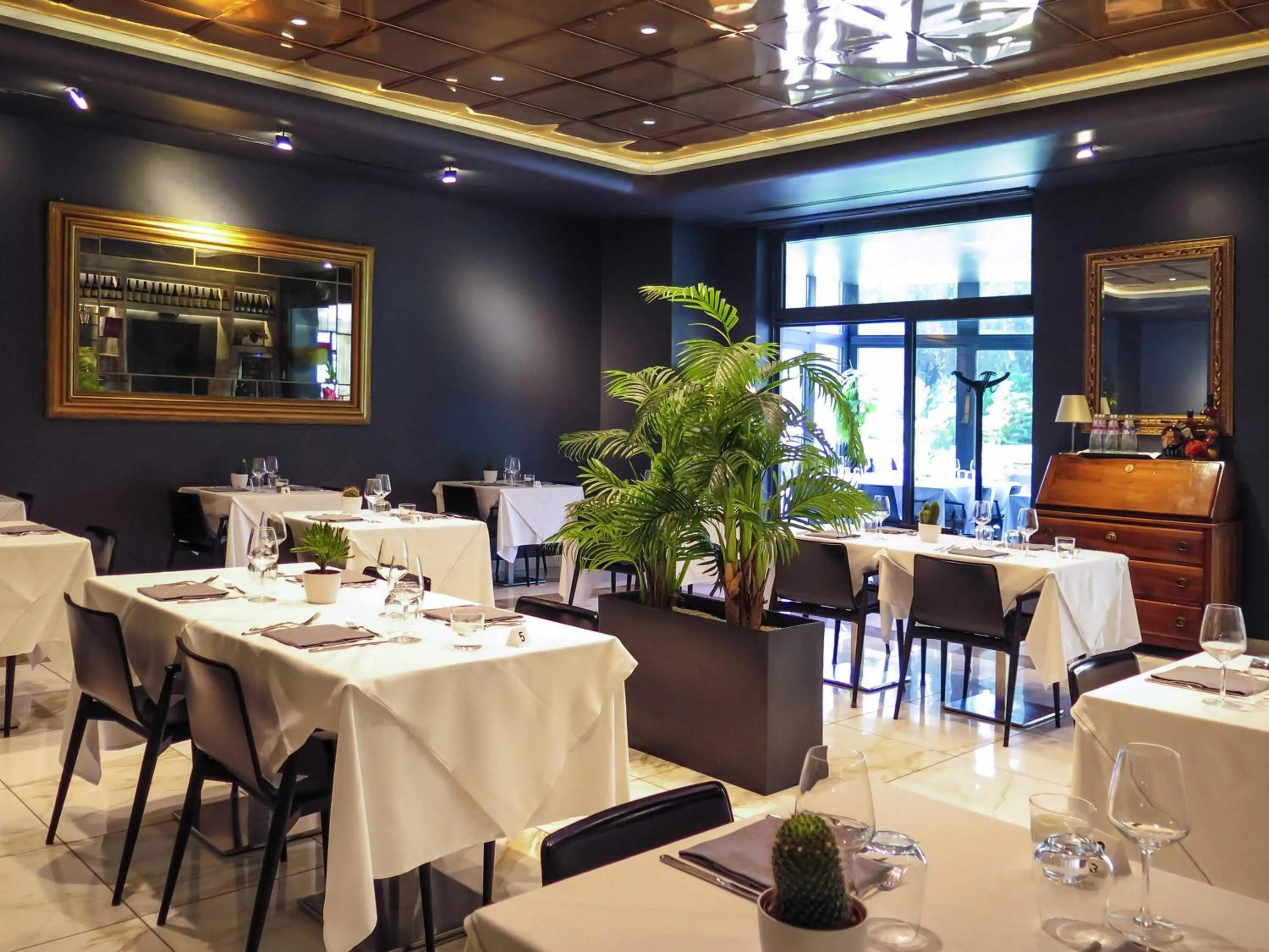 Restaurant/places to eat in ibis Styles Milano Est Settala