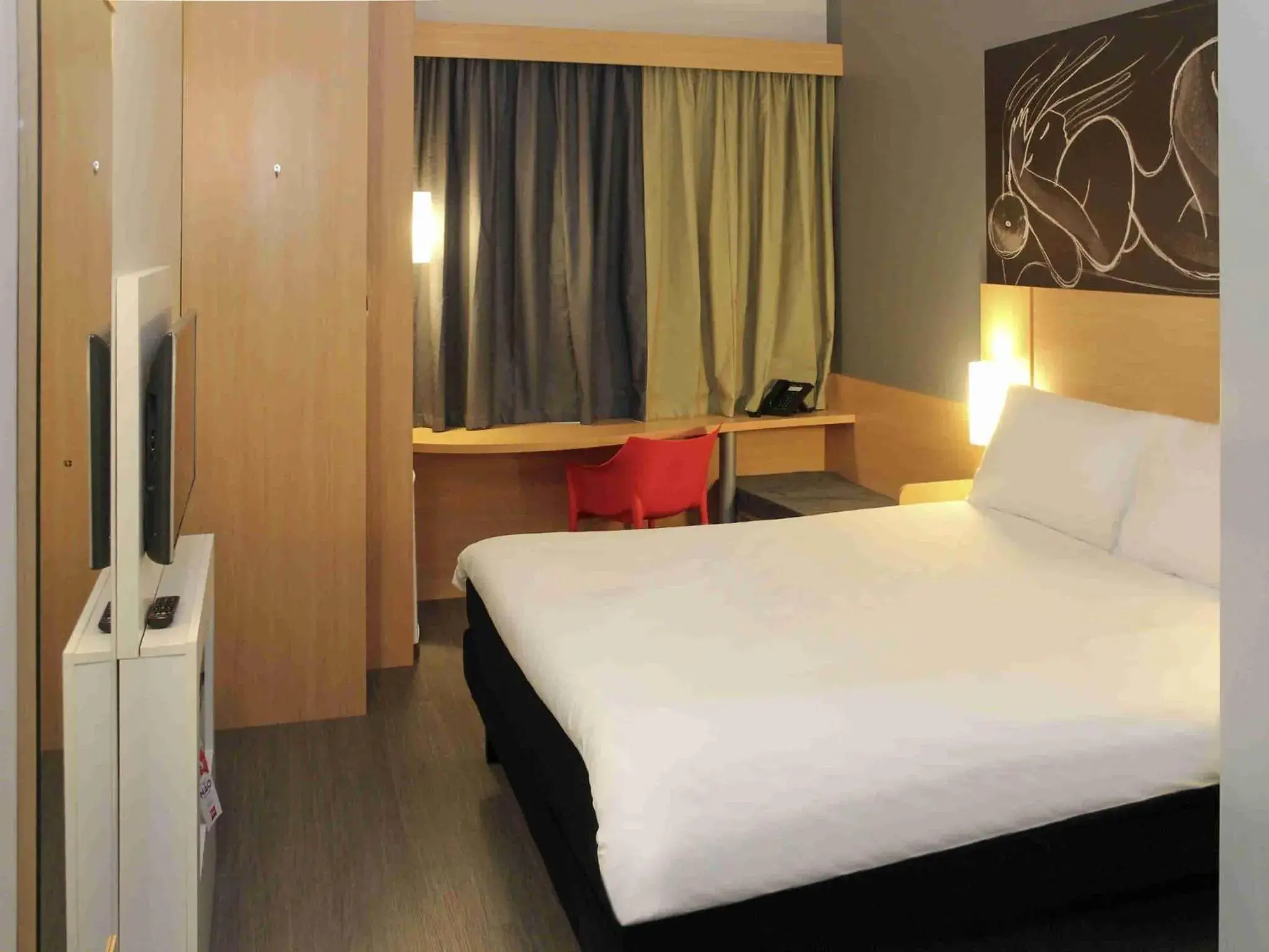 Standard Double Room in ibis Jatai Standard Double Room in ibis Jatai