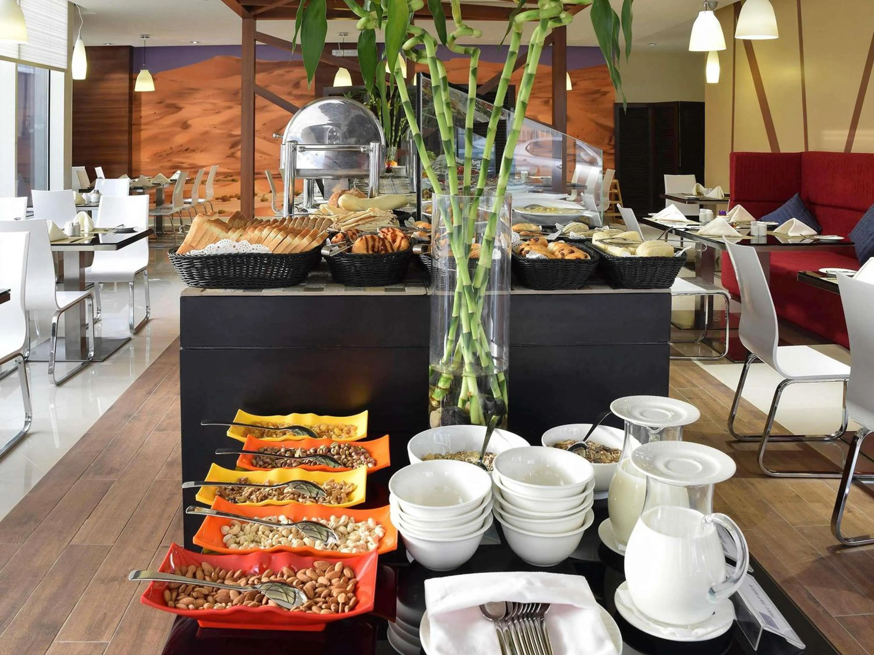 Restaurant/places to eat in Novotel Suites Riyadh Centre