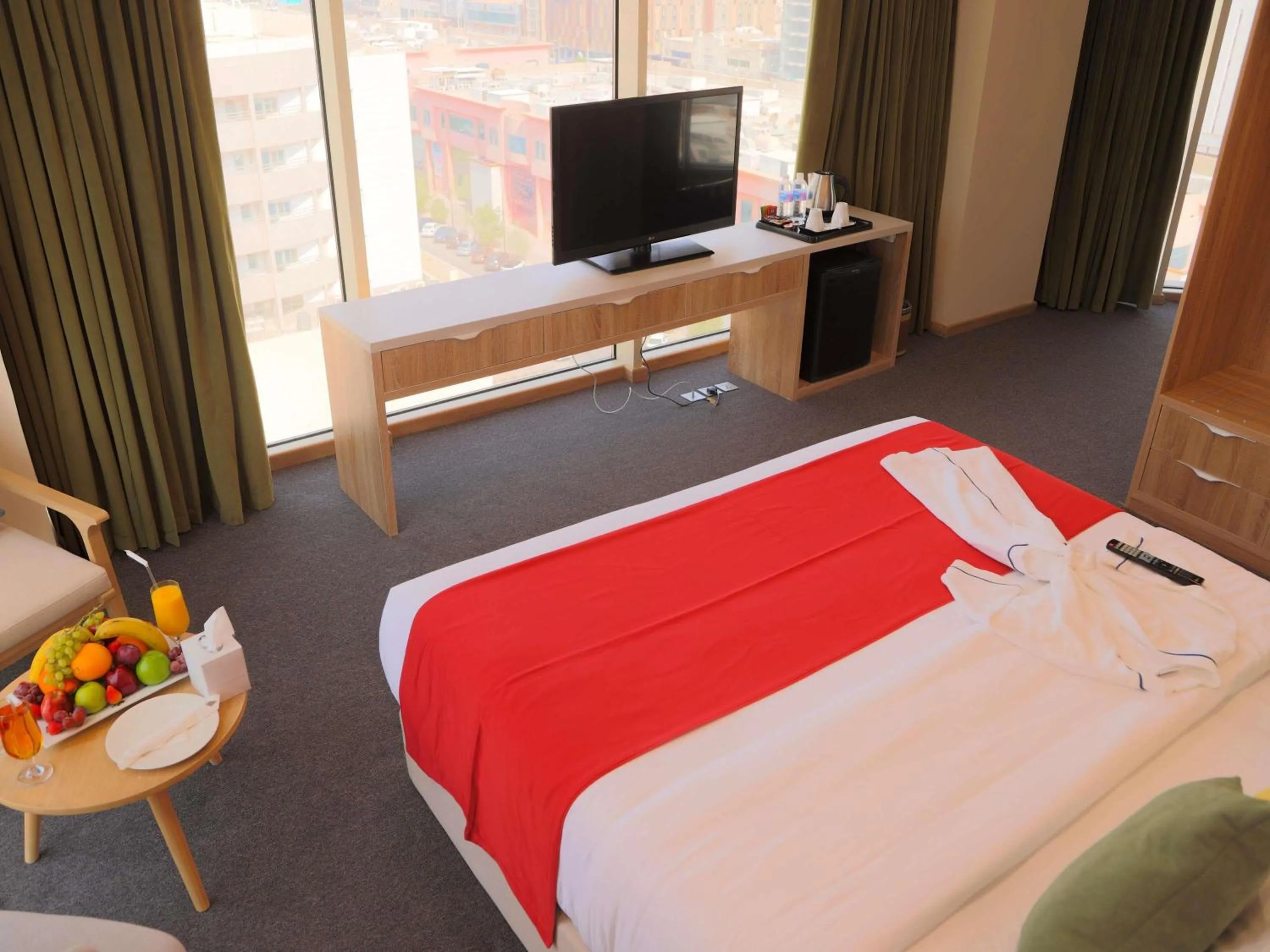 Bedroom, Bed in Novotel Suites Riyadh Centre