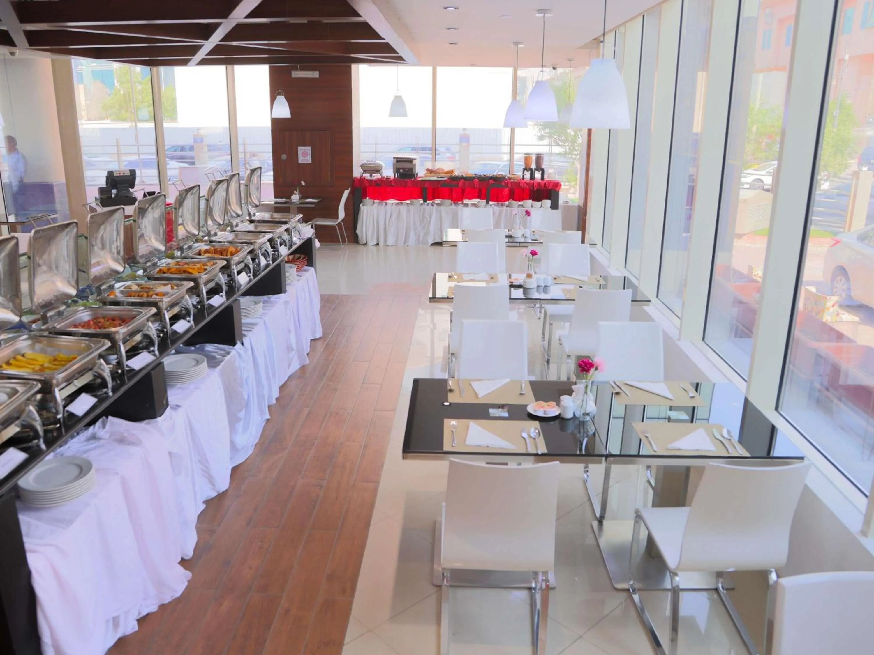 Restaurant/places to eat in Novotel Suites Riyadh Centre