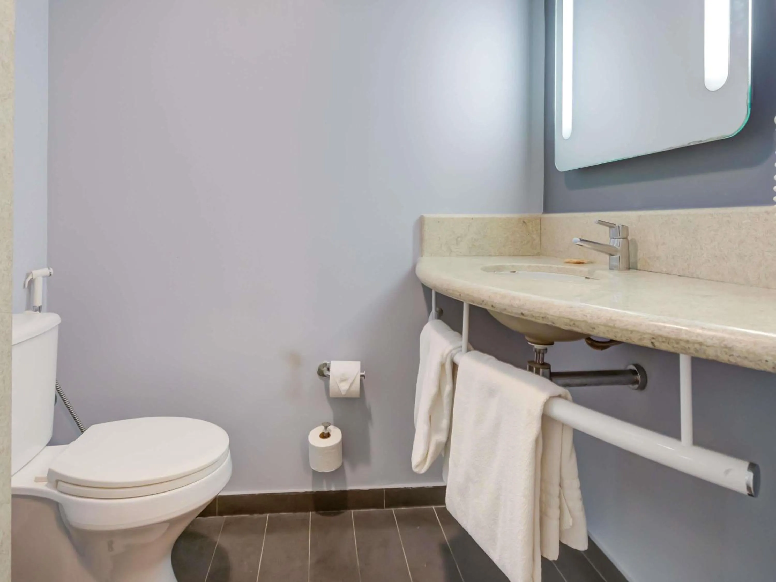 Bathroom in ibis Rio de Janeiro Nova America