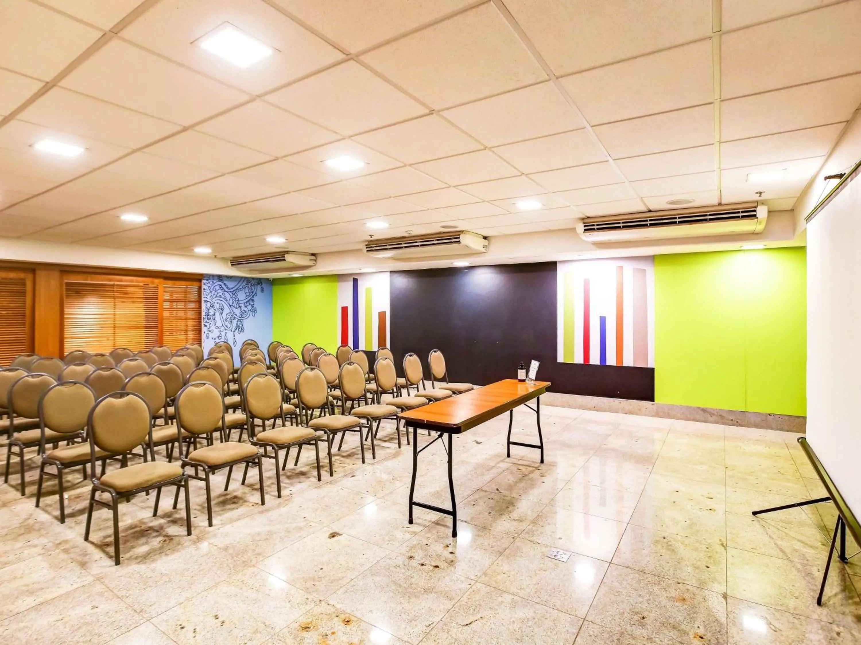Property building in ibis Rio de Janeiro Nova America