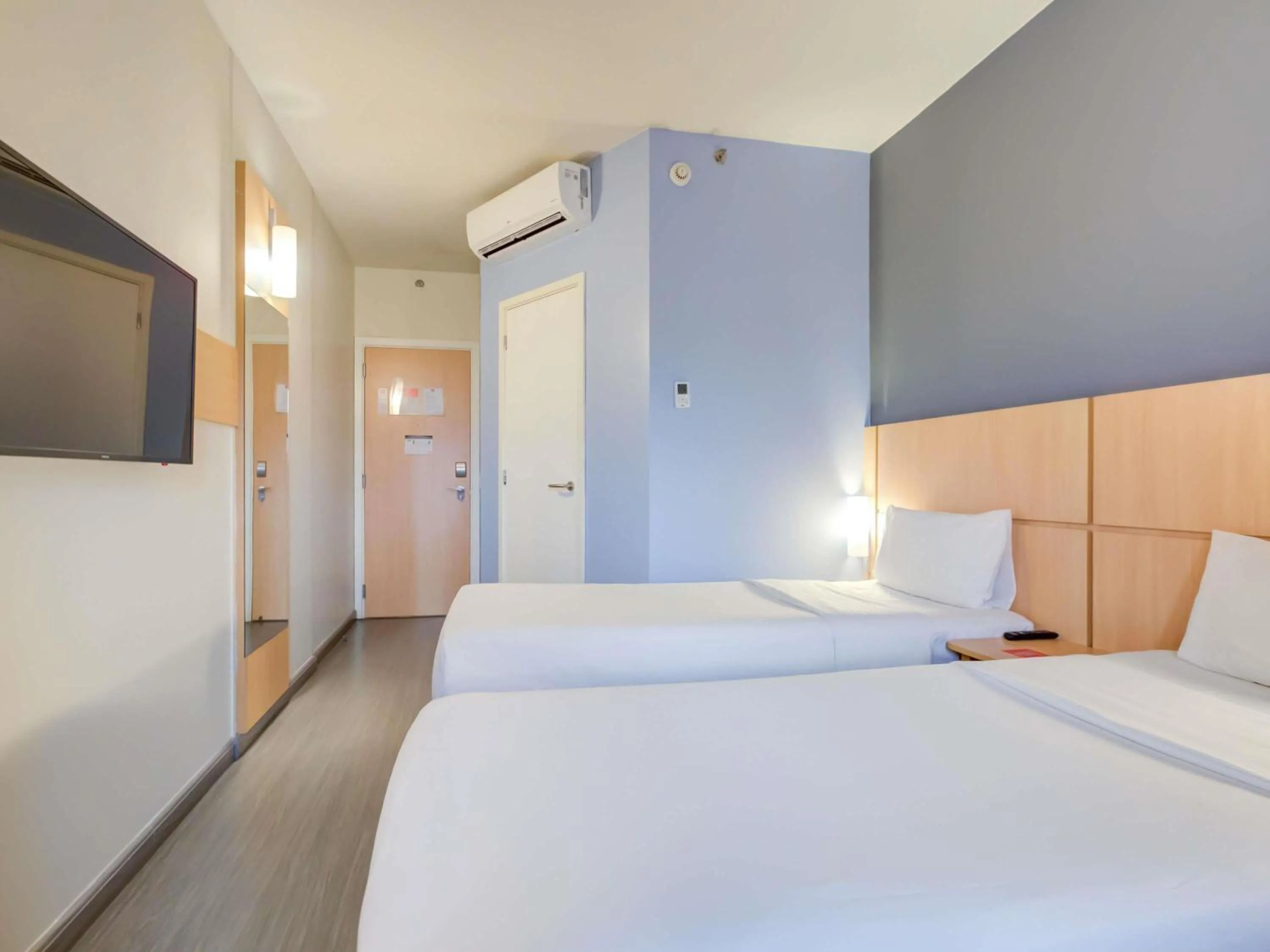 Bedroom, Bed in ibis Rio de Janeiro Nova America