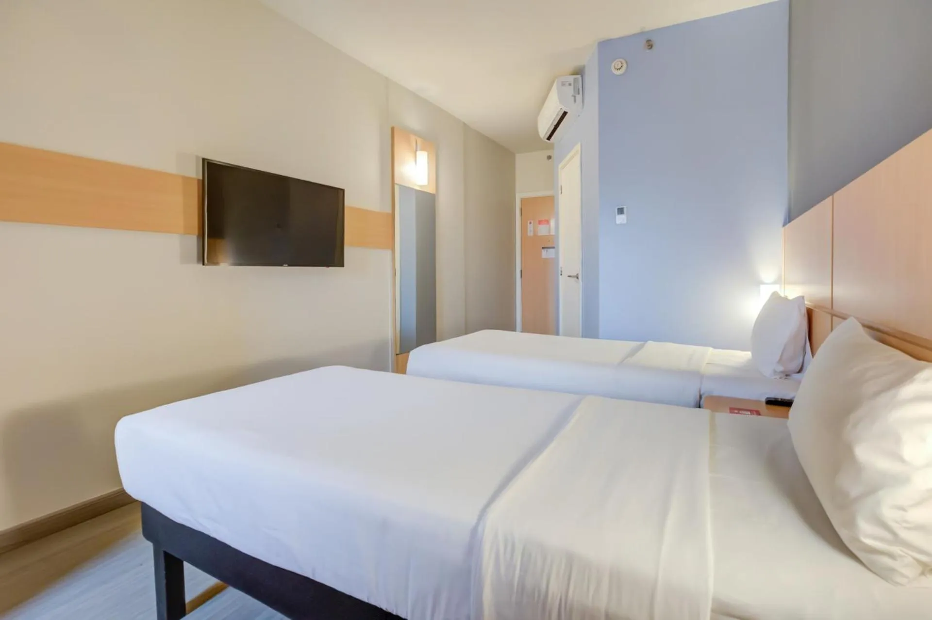 Bed in ibis Rio de Janeiro Nova America