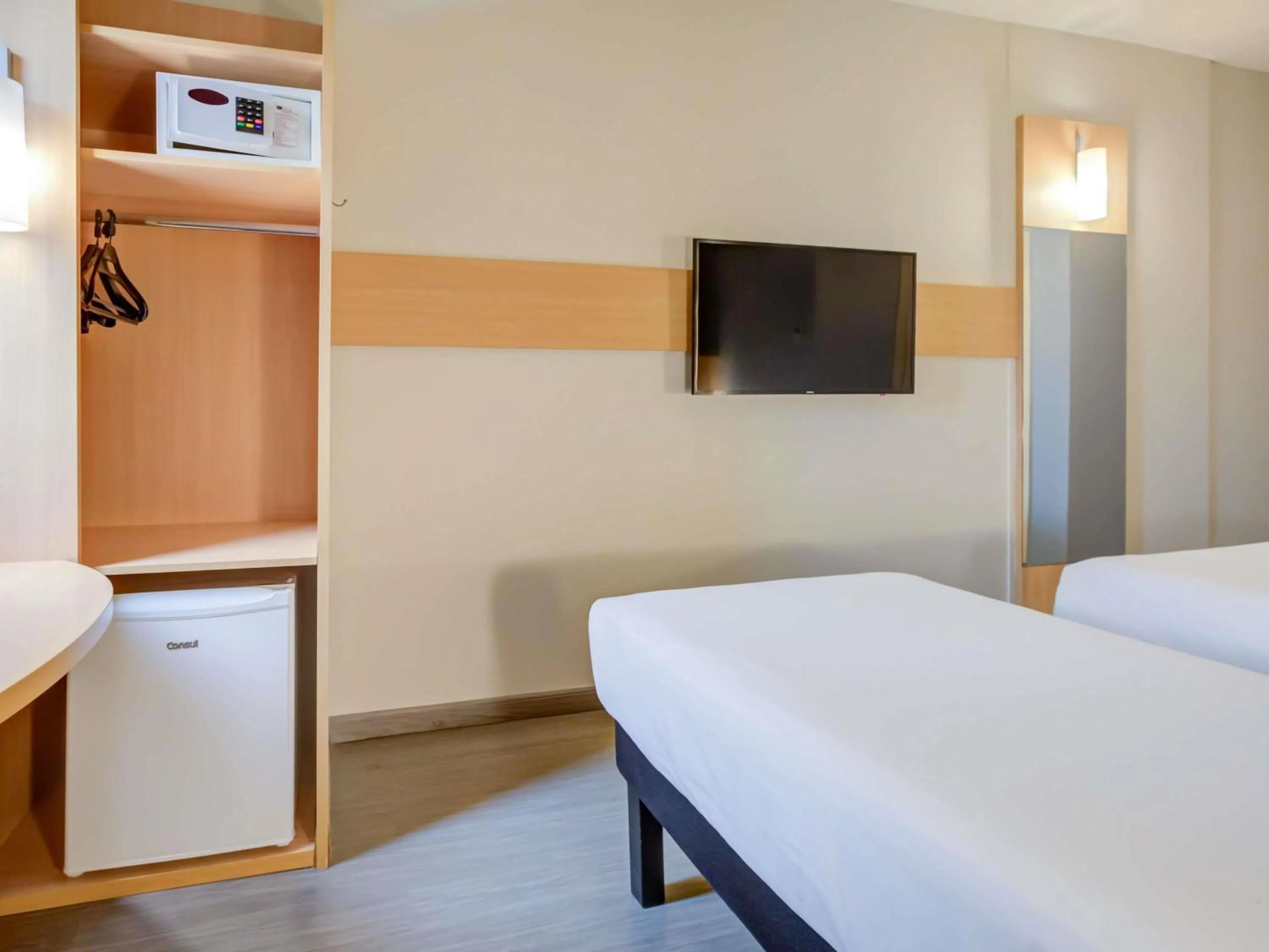 Bedroom, Bed in ibis Rio de Janeiro Nova America