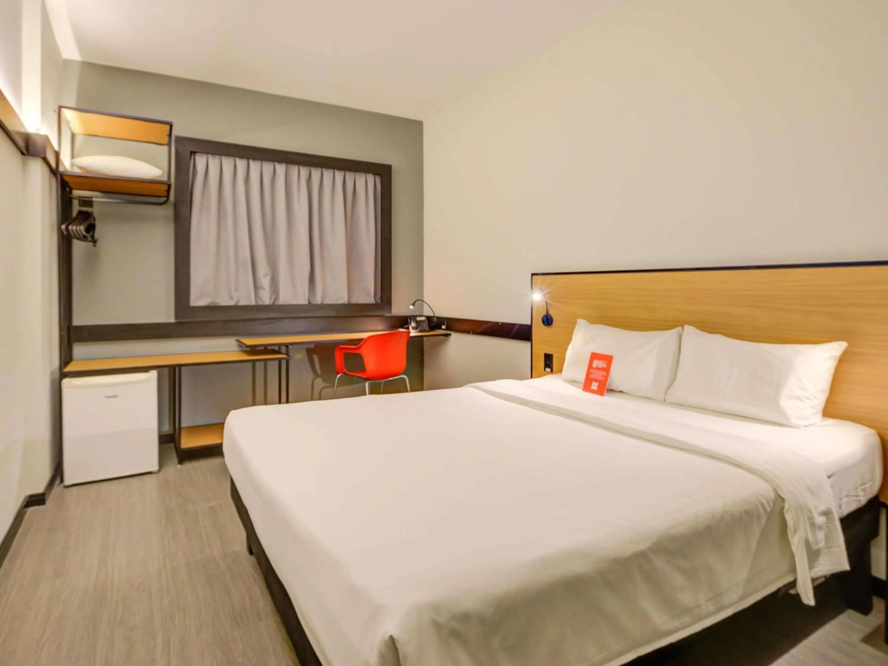 Bedroom, Bed in ibis Rio de Janeiro Nova America