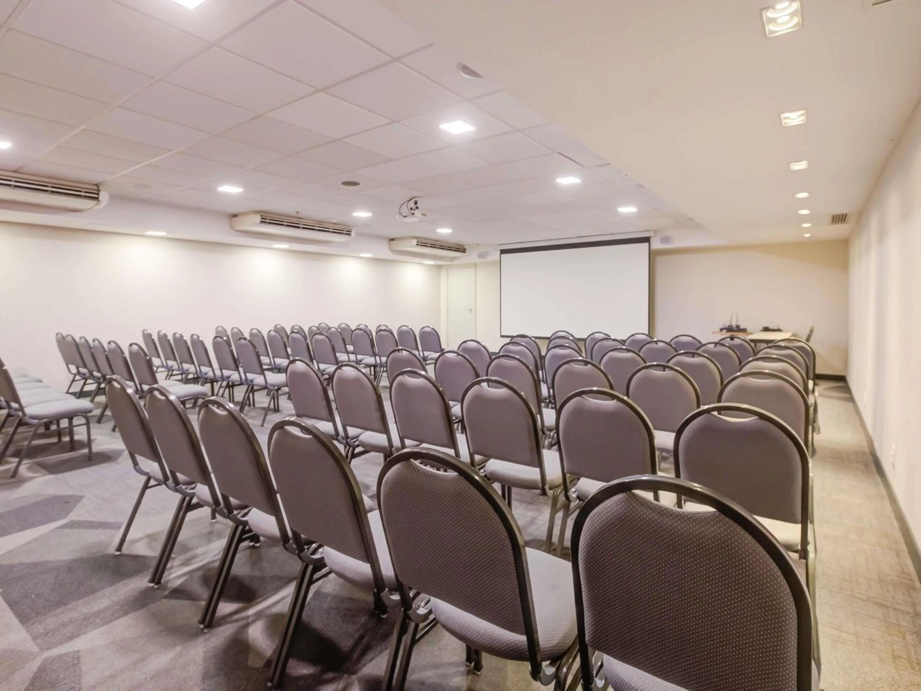 Meeting/conference room in ibis Rio de Janeiro Nova America