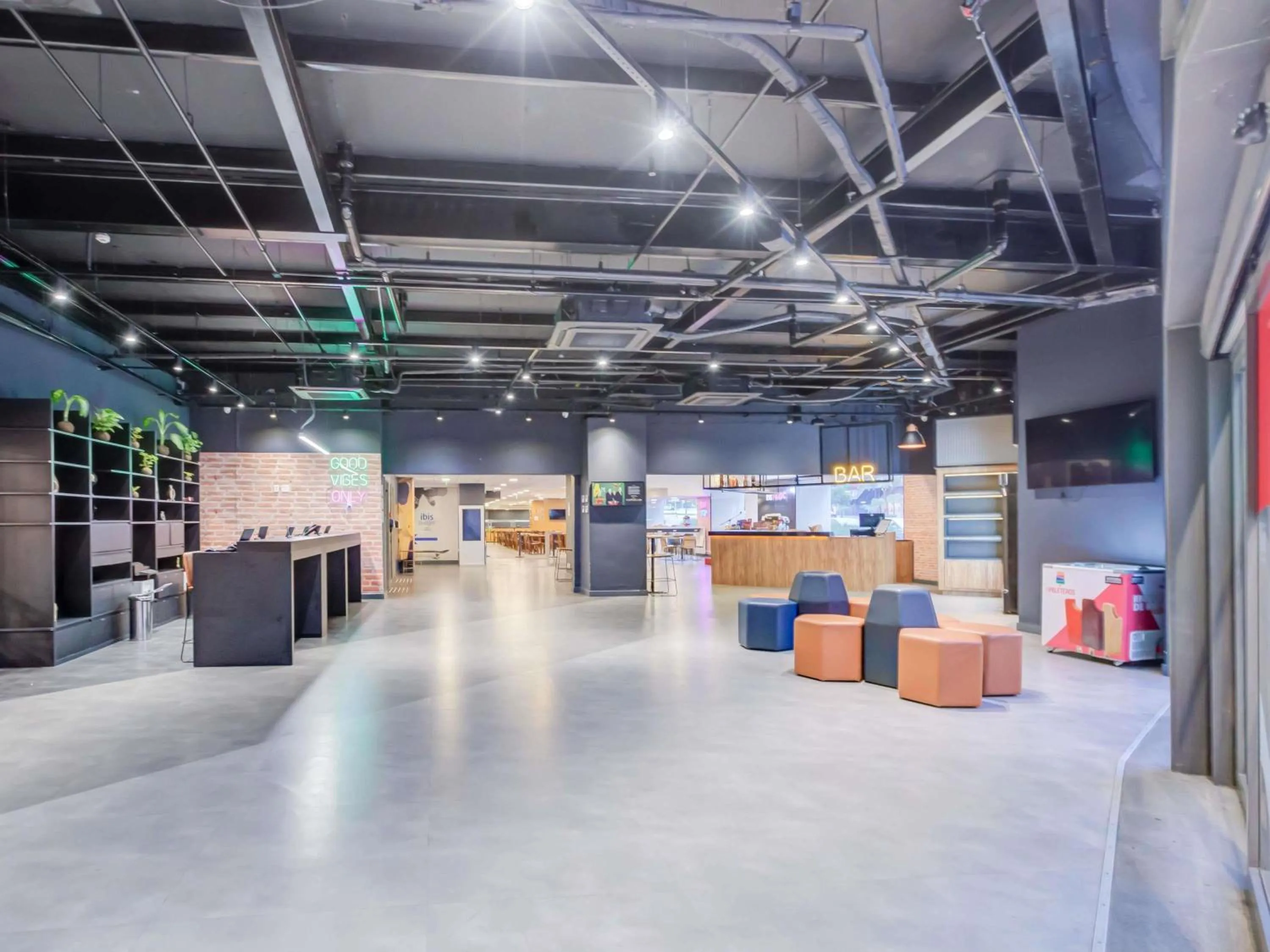 Property building in ibis Rio de Janeiro Nova America