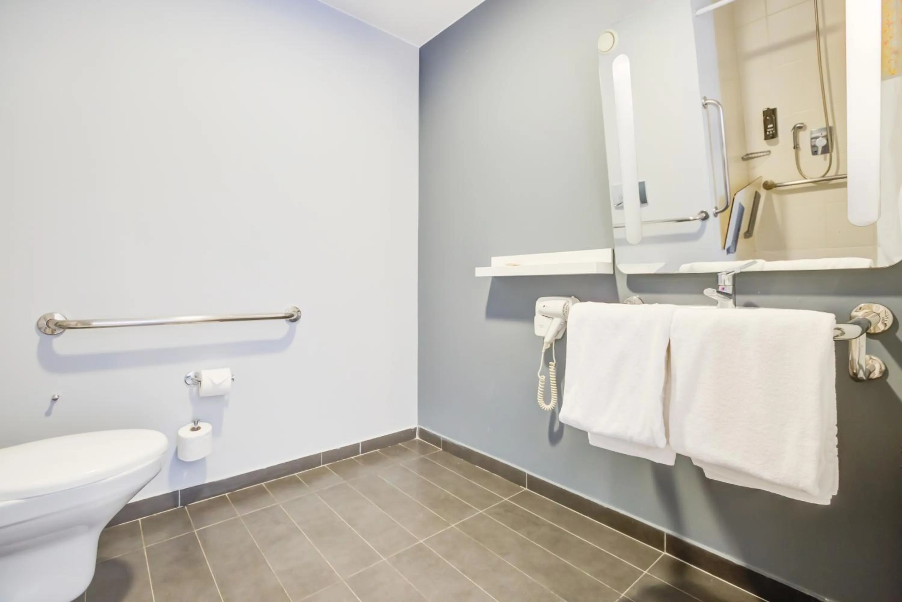 Bathroom in ibis Rio de Janeiro Nova America