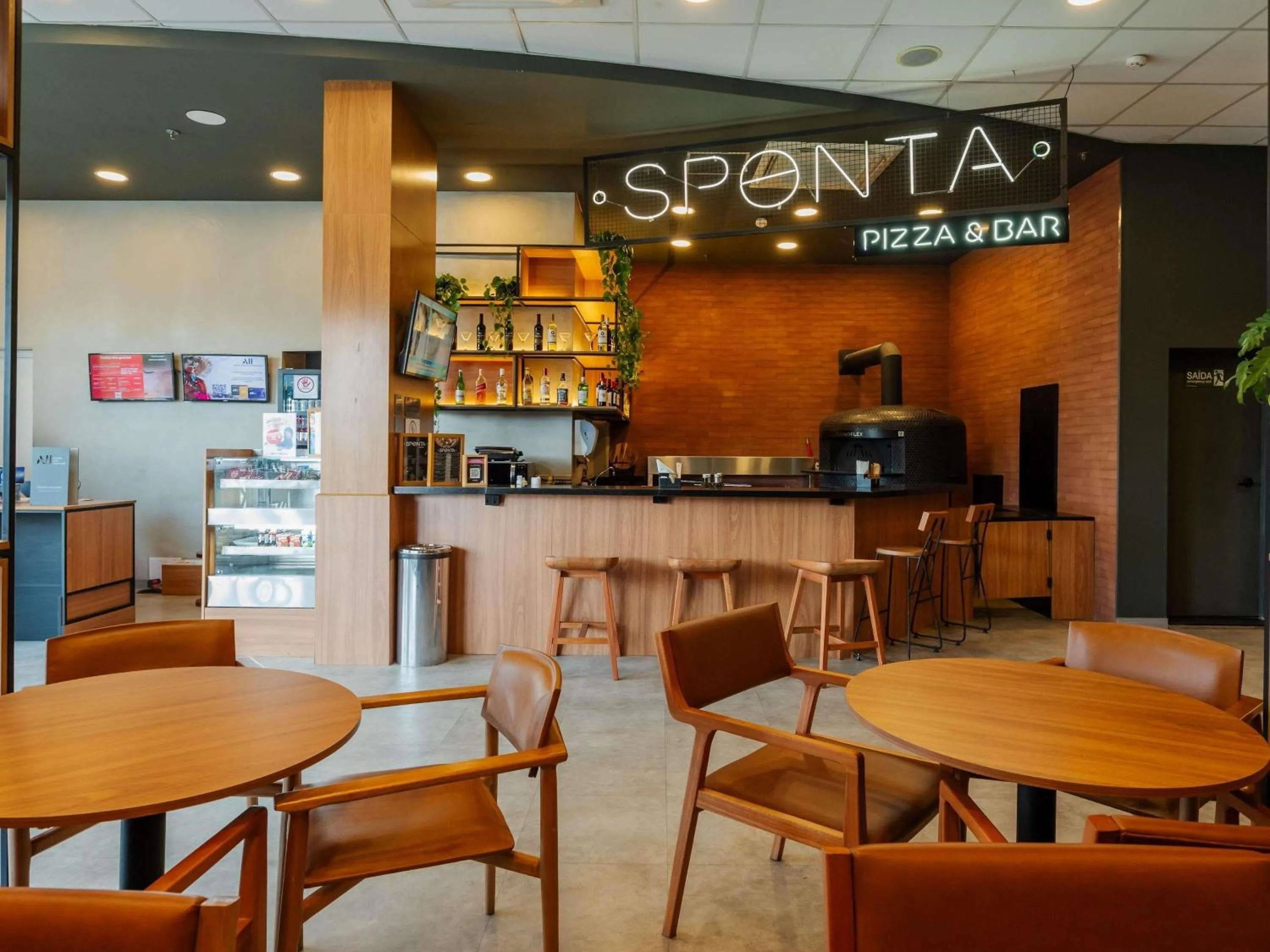 Lounge or bar in ibis Mogi das Cruzes Shopping