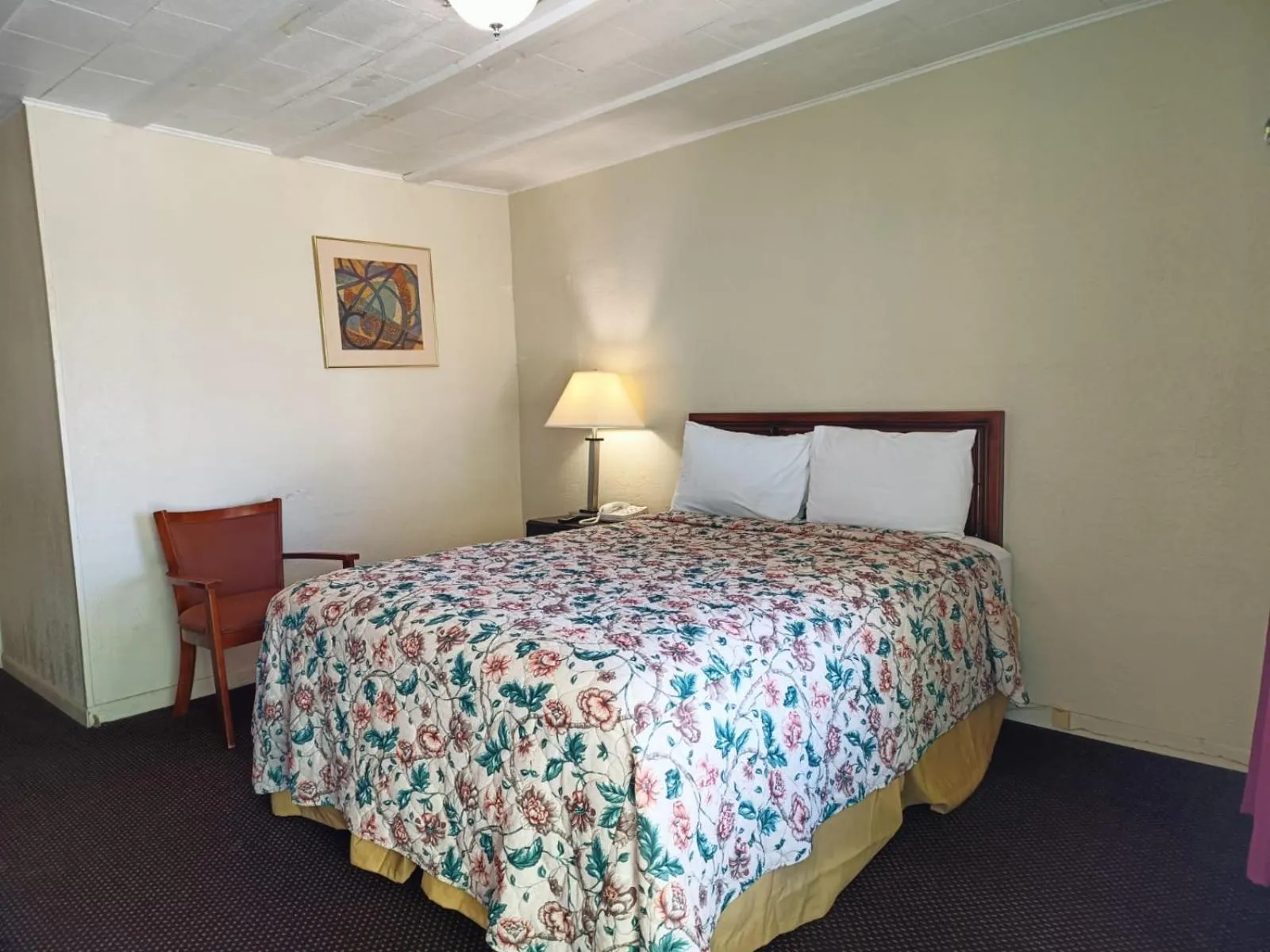 Bedroom in Triangle Motel by OYO Mexia Texas
