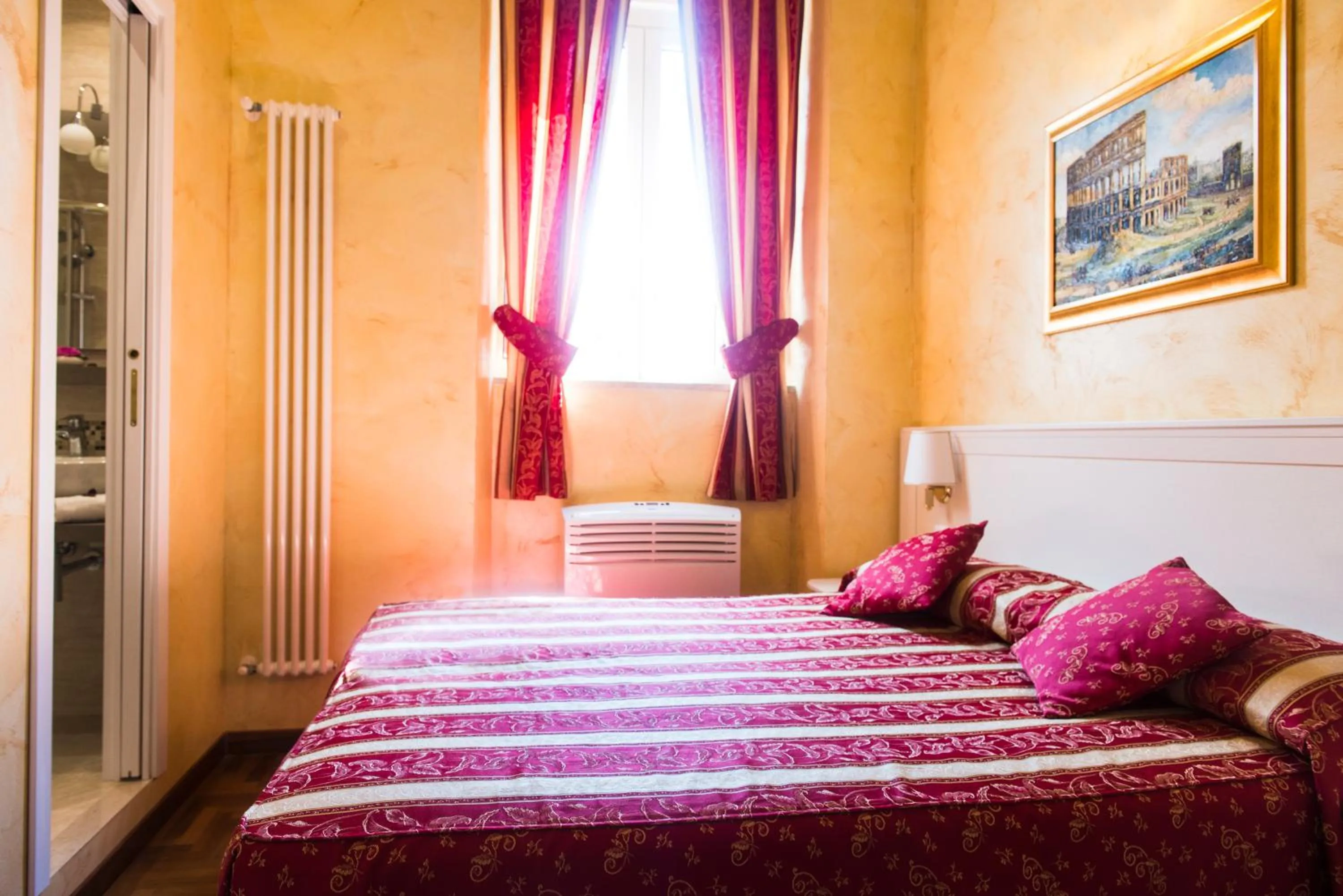 Bedroom, Bed in Domus Trevi