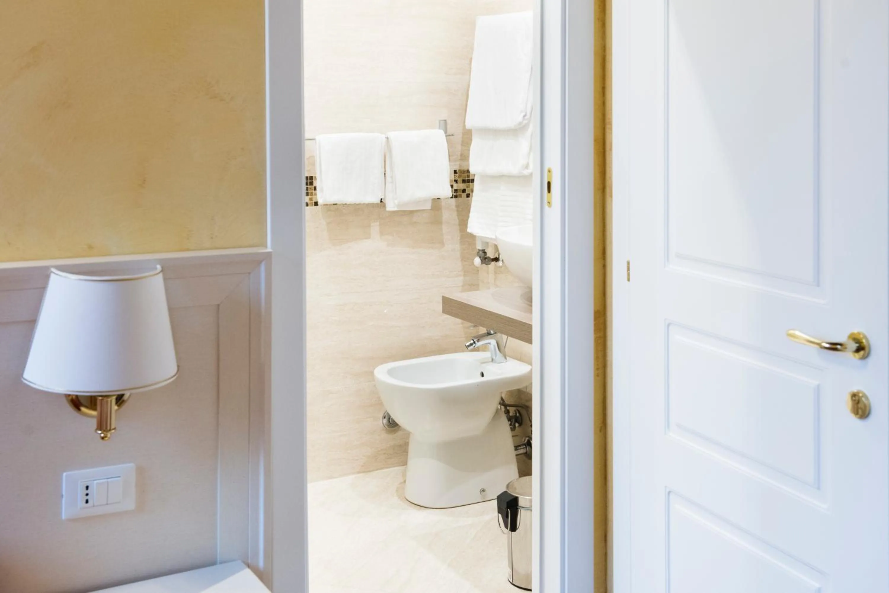 Bathroom in Domus Trevi