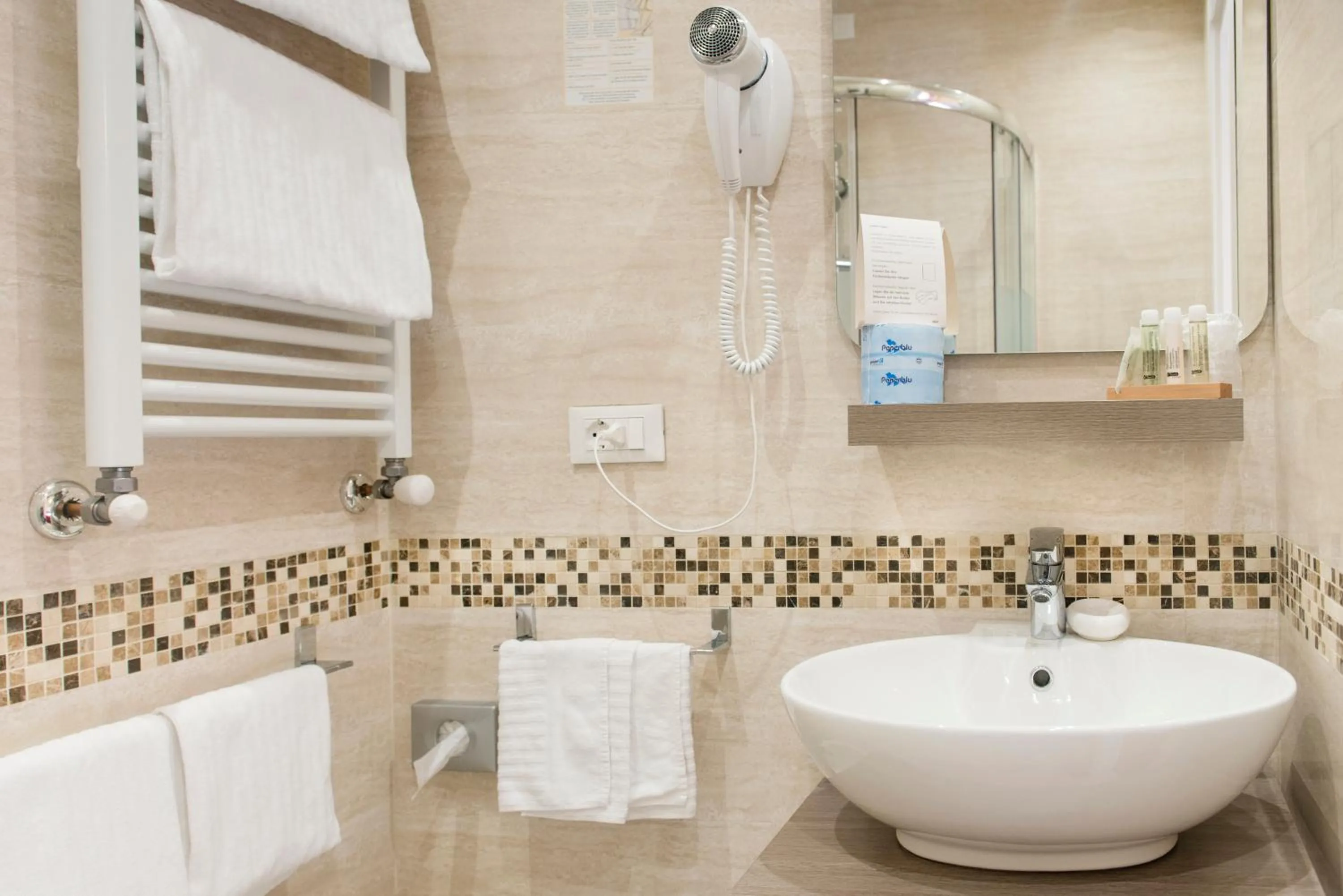 Bathroom in Domus Trevi