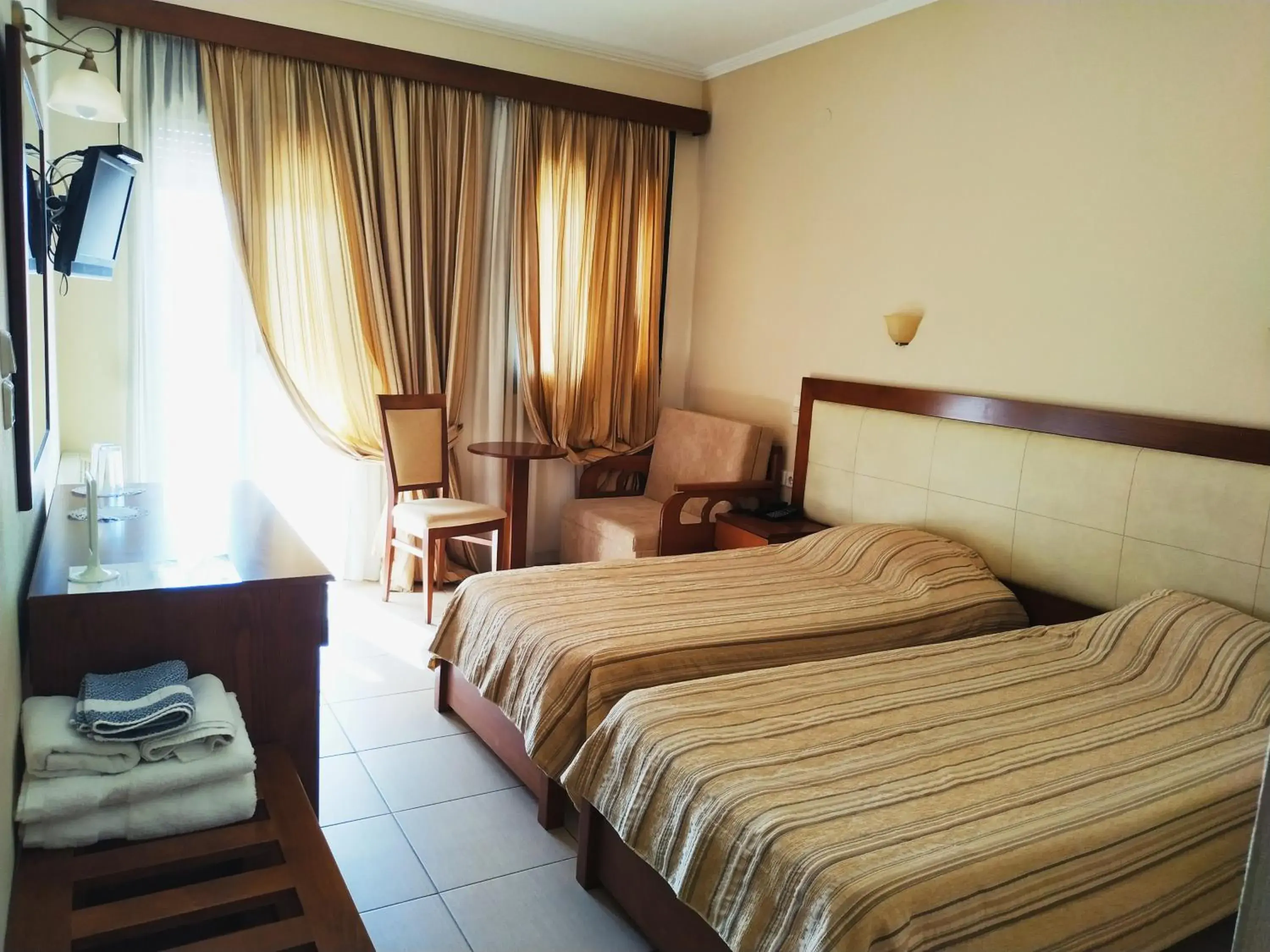 Quadruple Room in Filoxenia Hotel Quadruple Room in Filoxenia Hotel