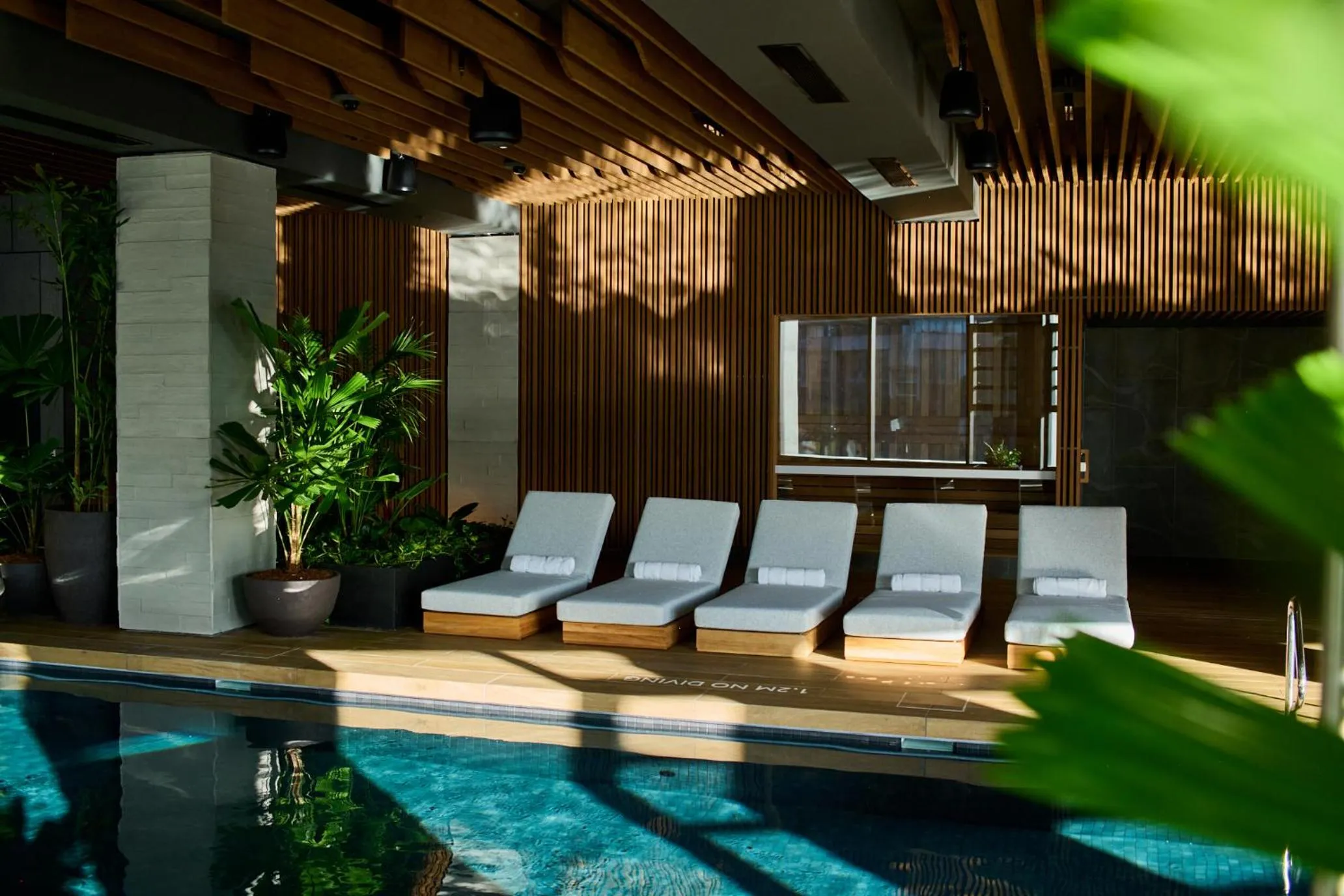 Swimming pool in 1 Hotel Melbourne