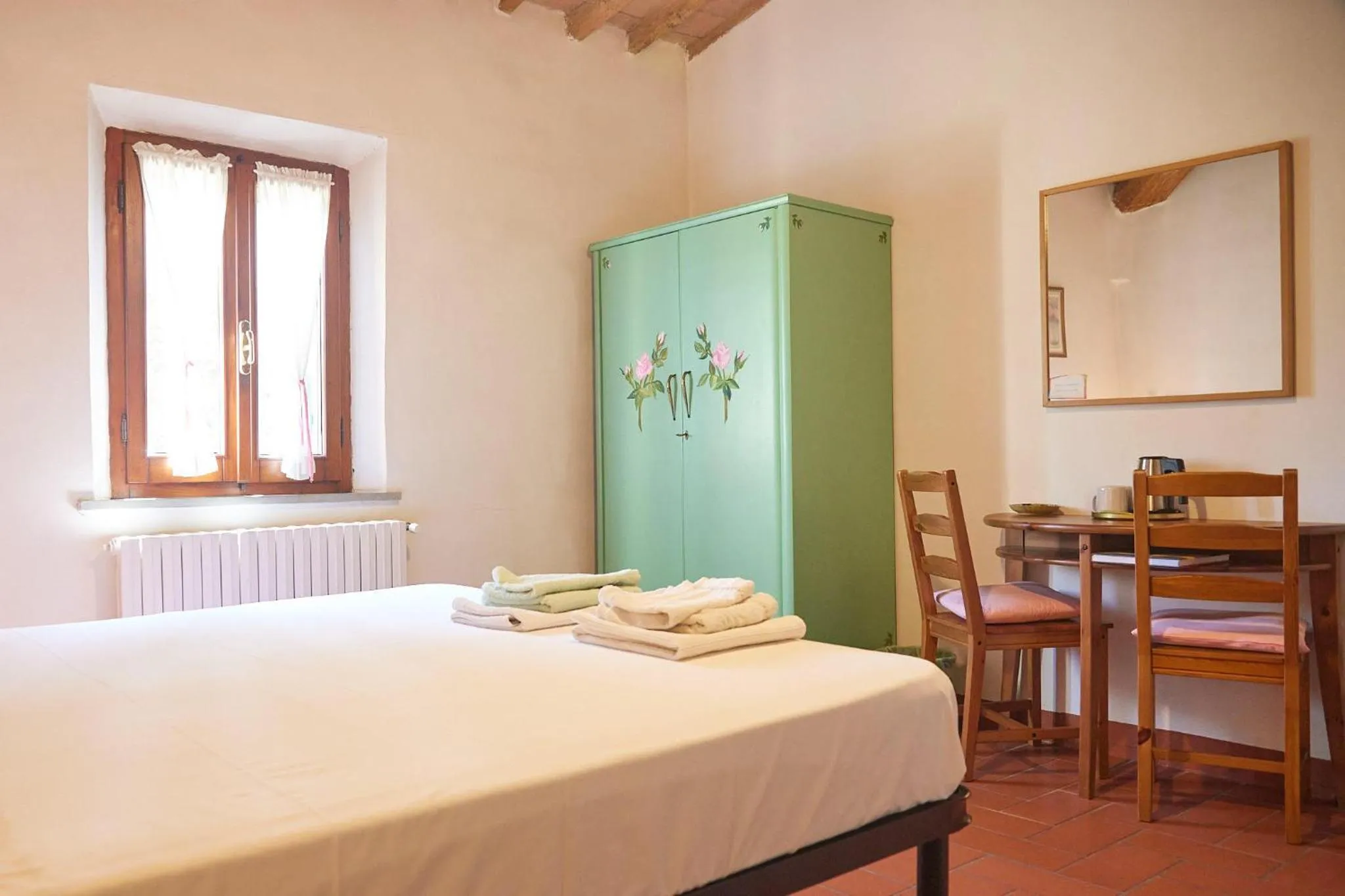 wardrobe, Bed in A Casa di Lizzy B&B