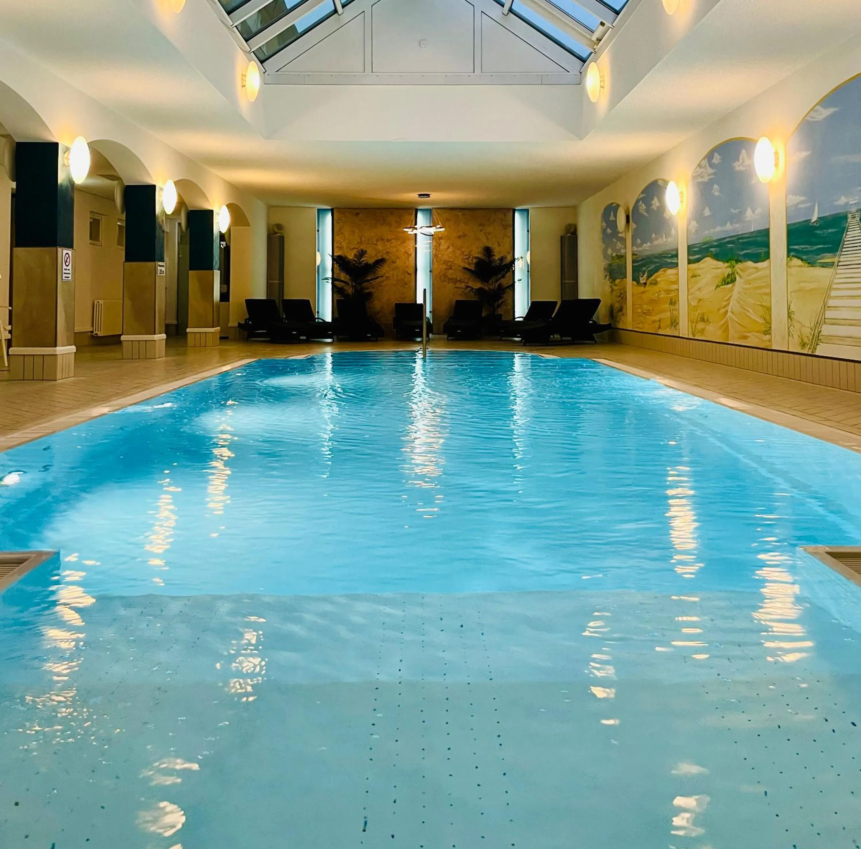 Swimming pool in Akzent Hotel Am Burgholz
