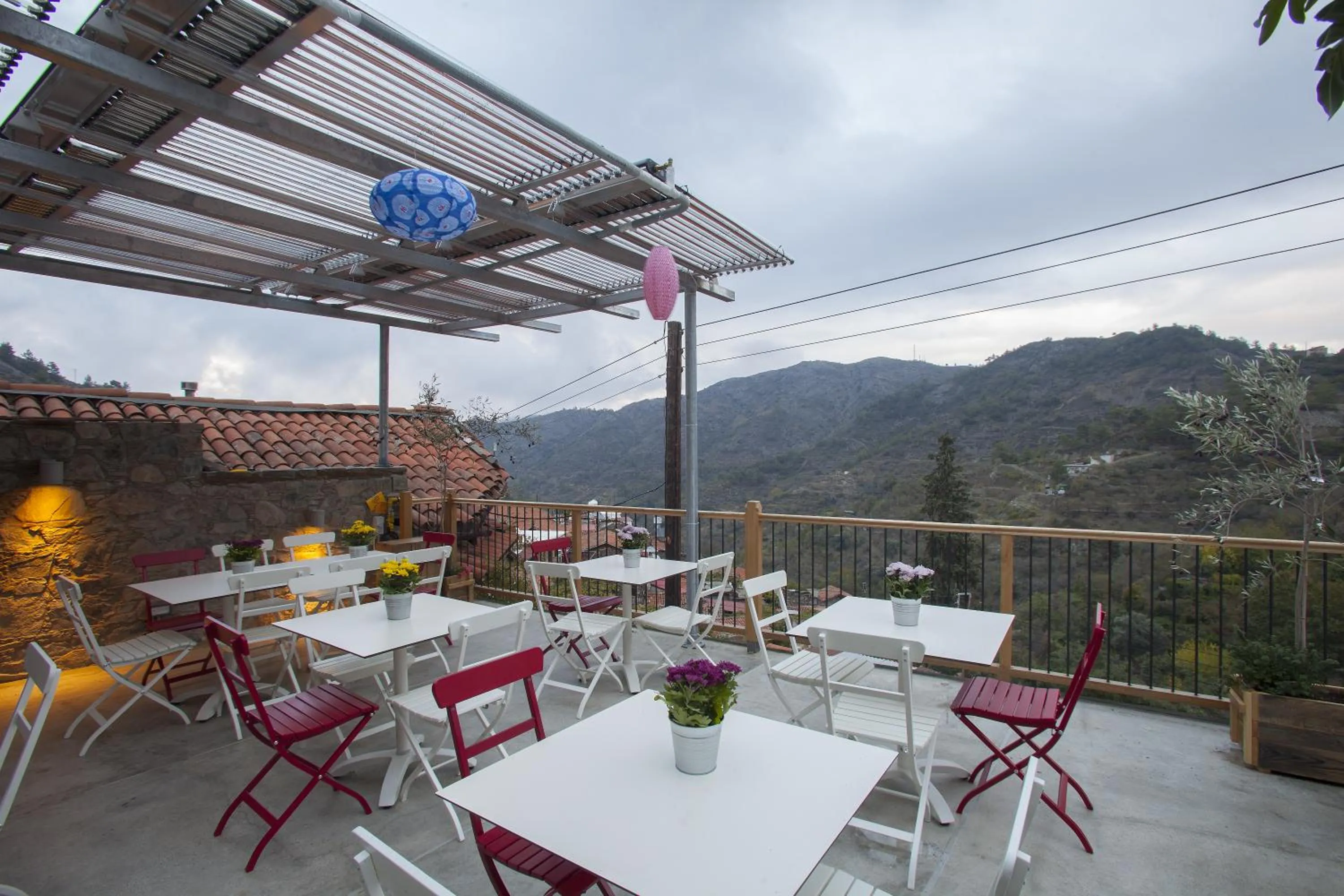 Restaurant/places to eat in Lyhnos