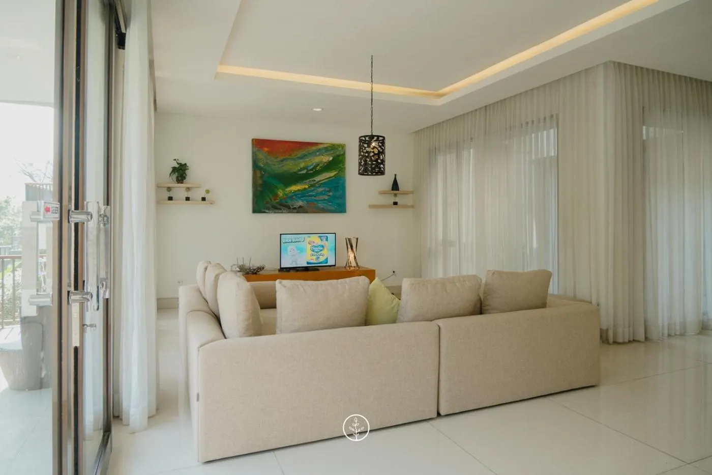 Communal lounge/ TV room in Hikari Hill View Villa 7 bedrooms with a private swimming pool