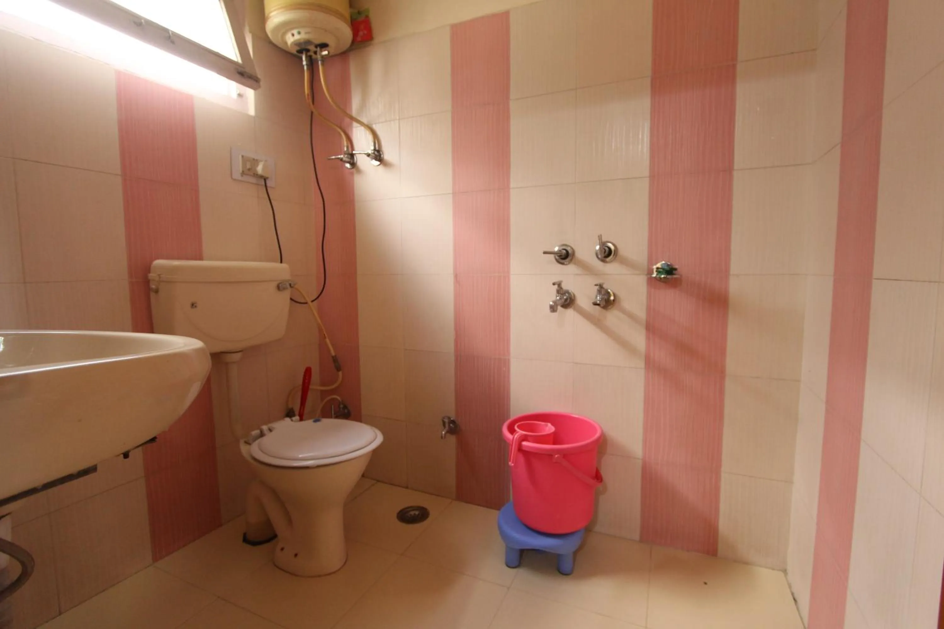 Property building in Hotel Purnima - A Riverside Hotel in Kasol