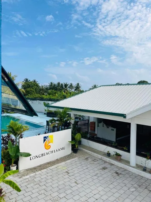 Long Beach Laamu Hotel