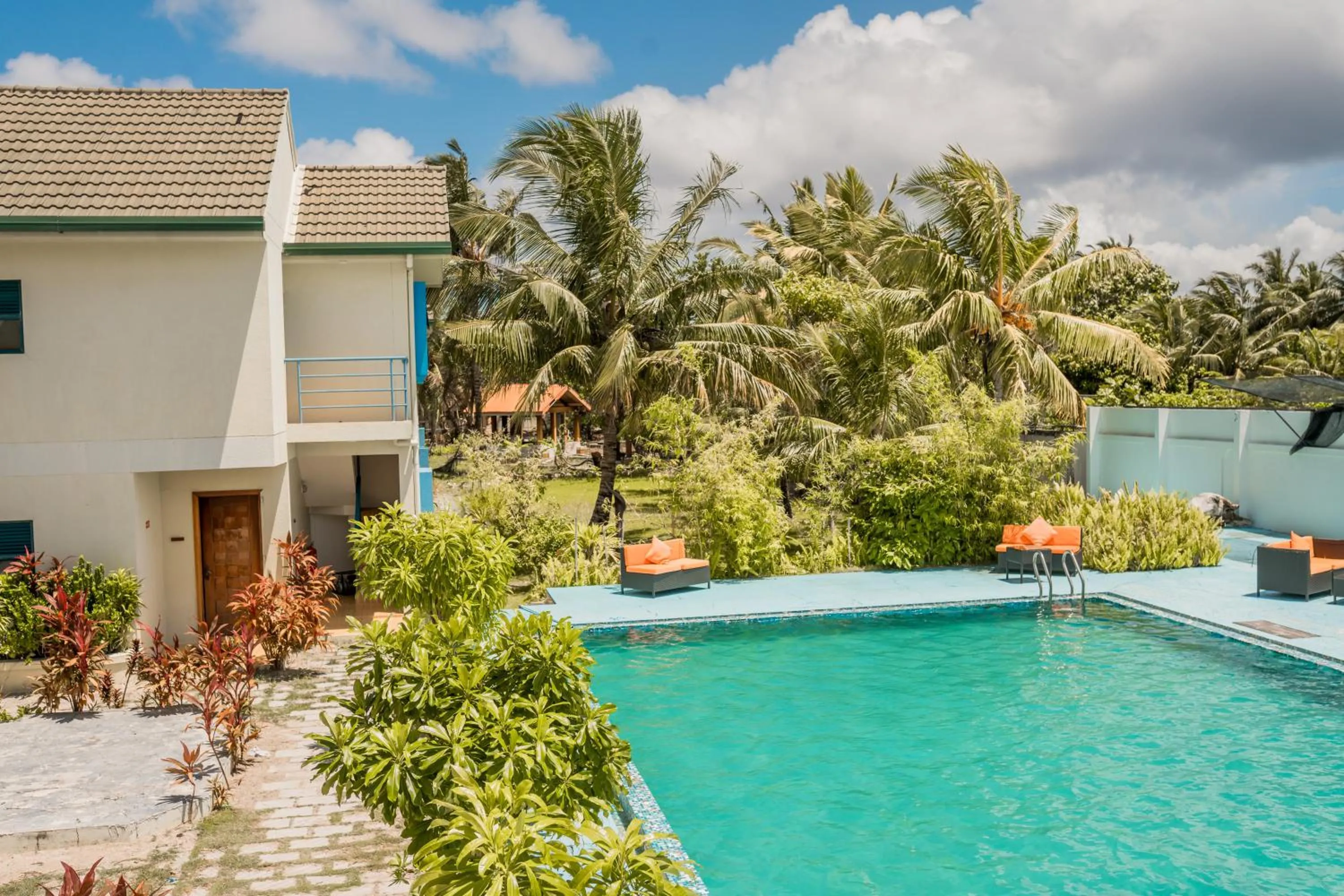 Long Beach Laamu Hotel