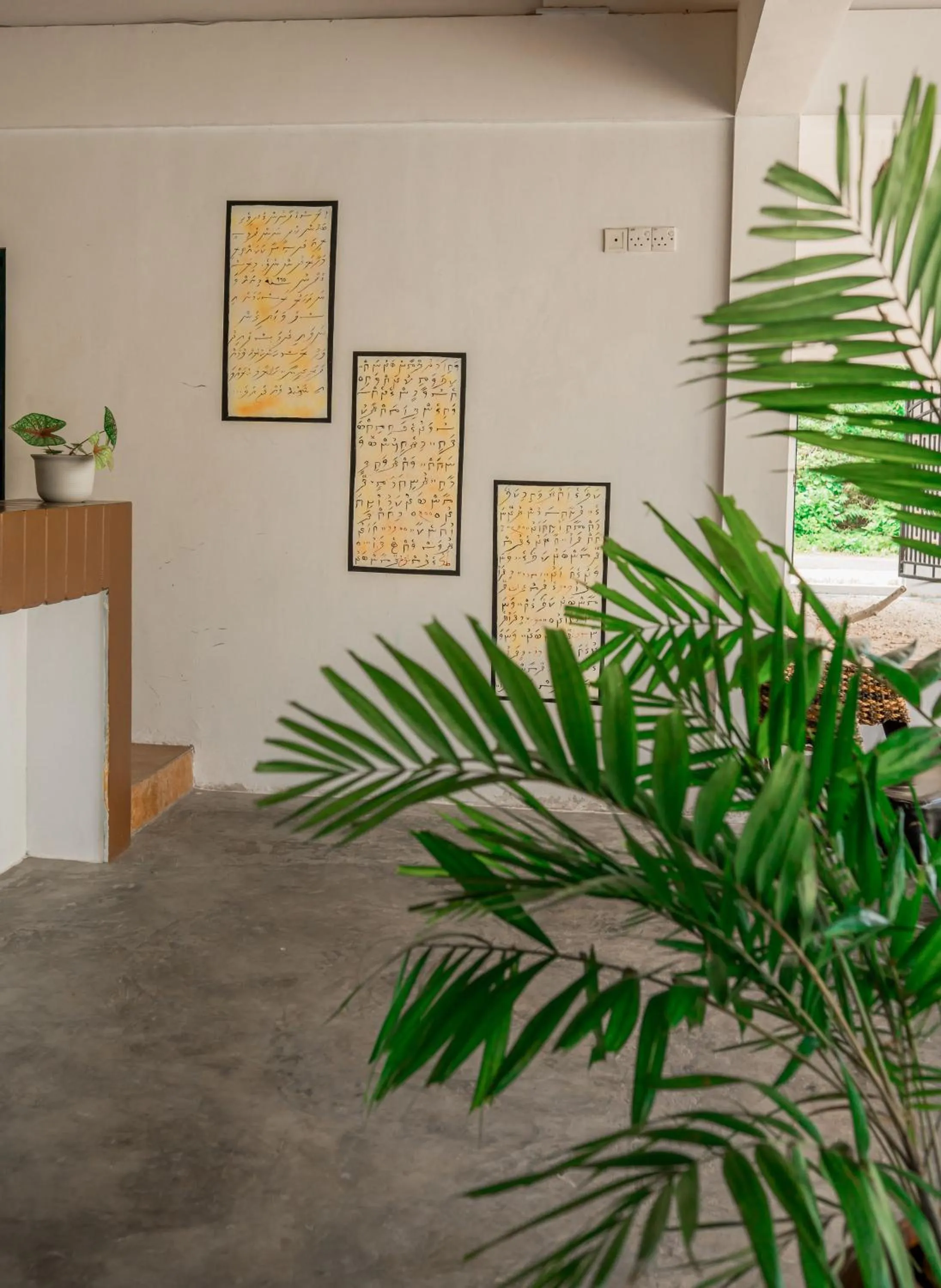 Property building in Long Beach Laamu Hotel