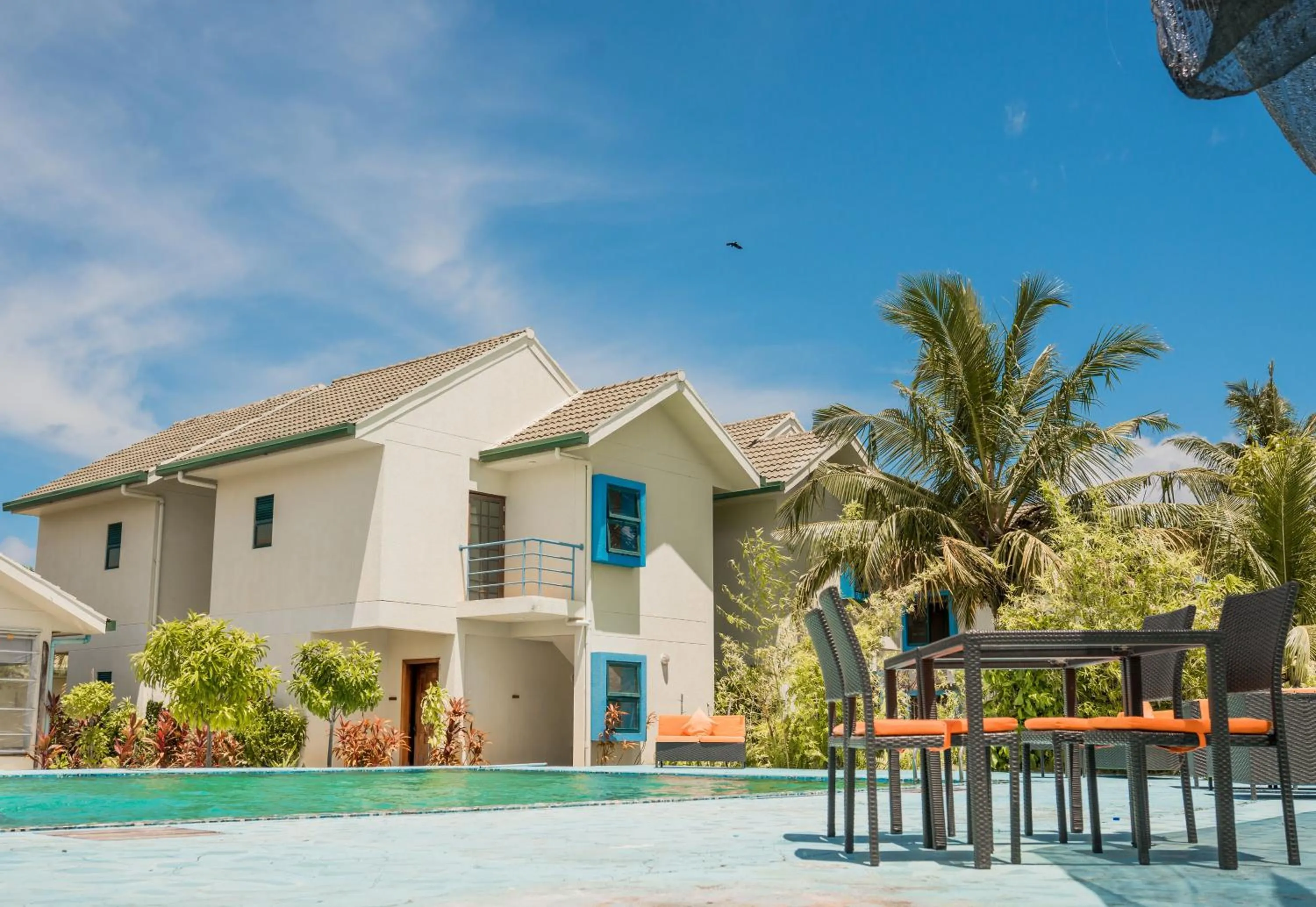 Pool view in Long Beach Laamu Hotel