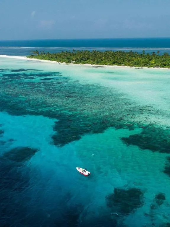 Long Beach Laamu Hotel