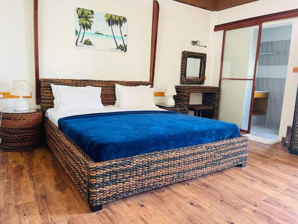 Long Beach Laamu Hotel