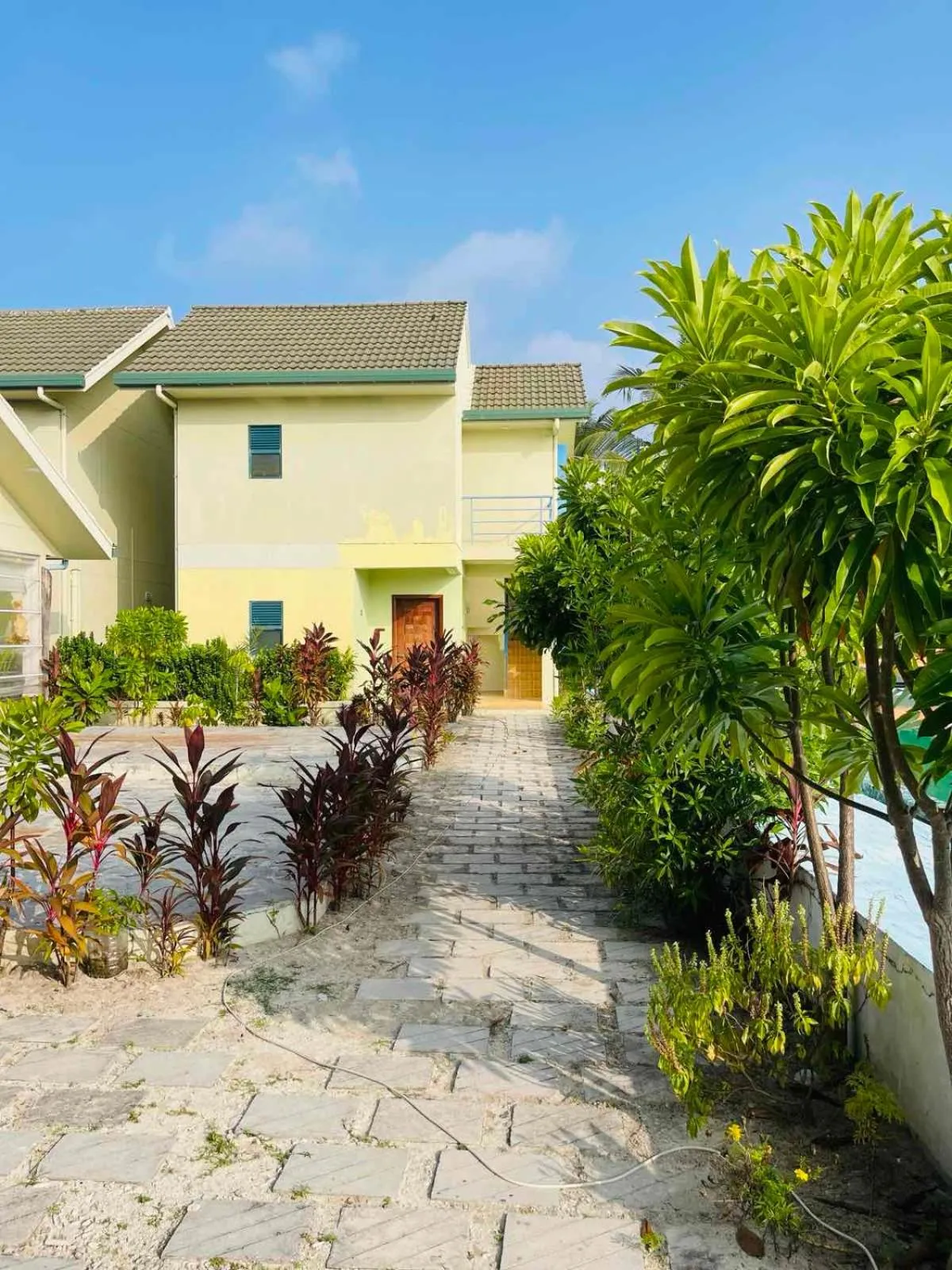 Garden in Long Beach Laamu Hotel