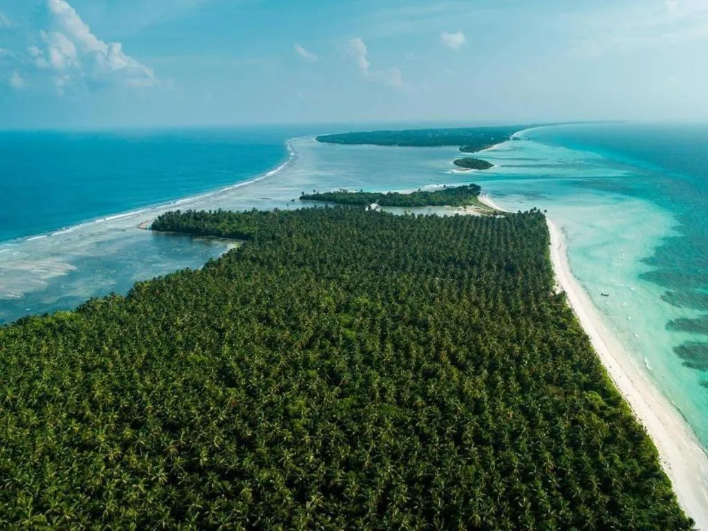 Long Beach Laamu Hotel