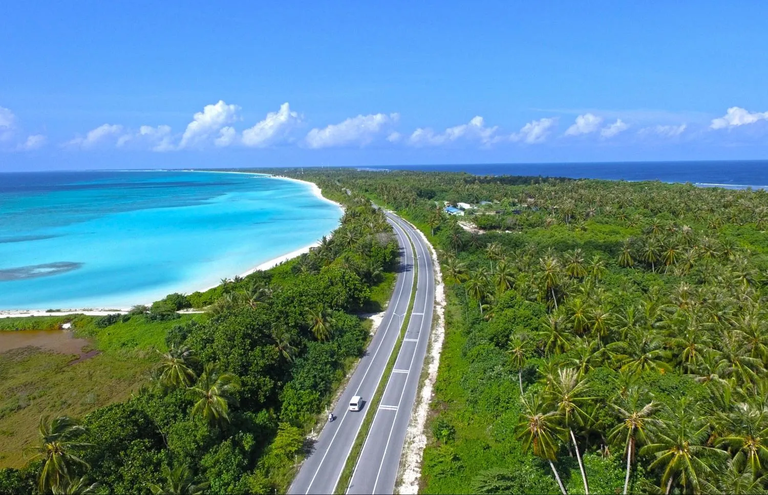 Long Beach Laamu Hotel