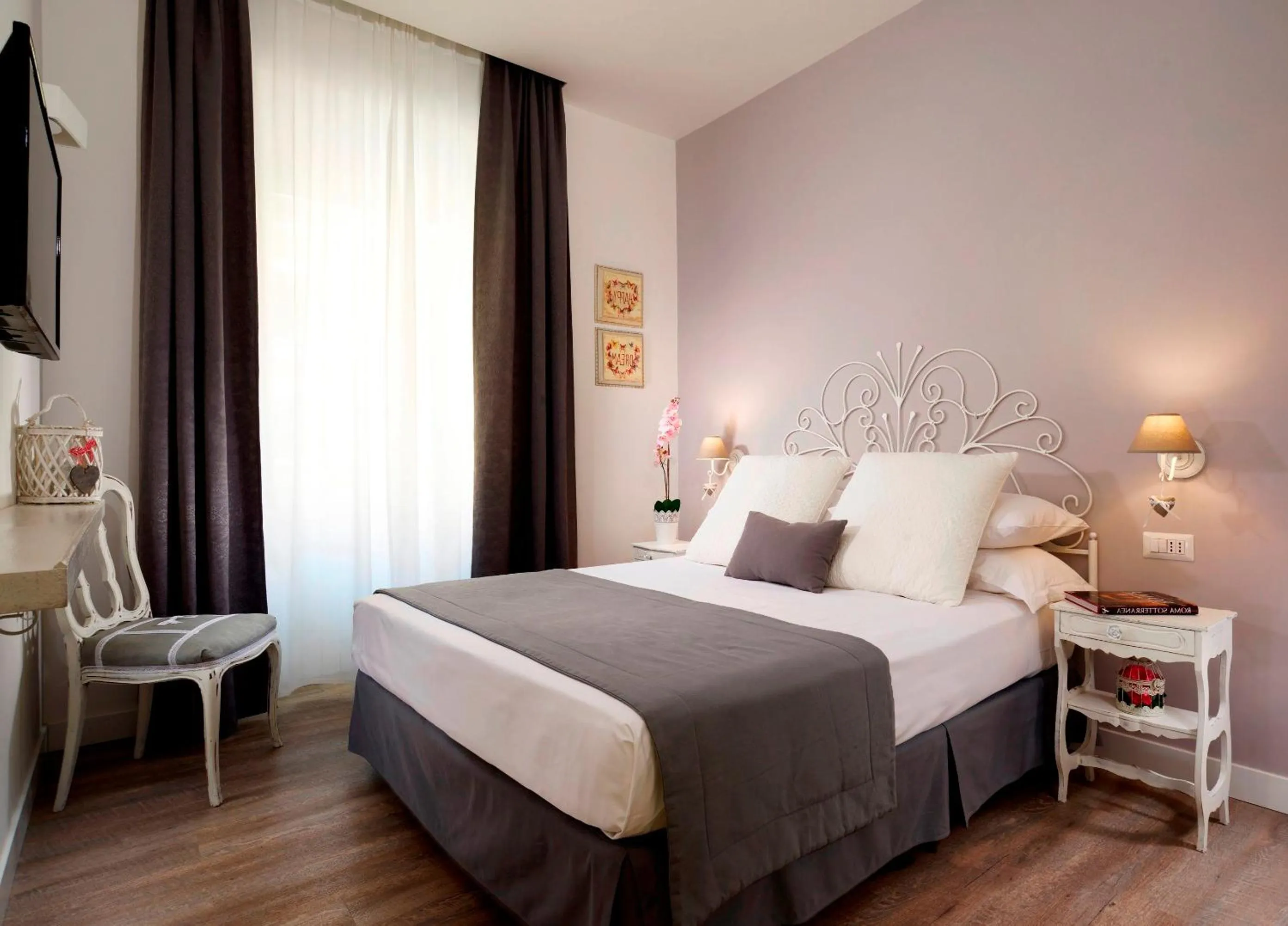 Bed in Vaticano Charming Rooms