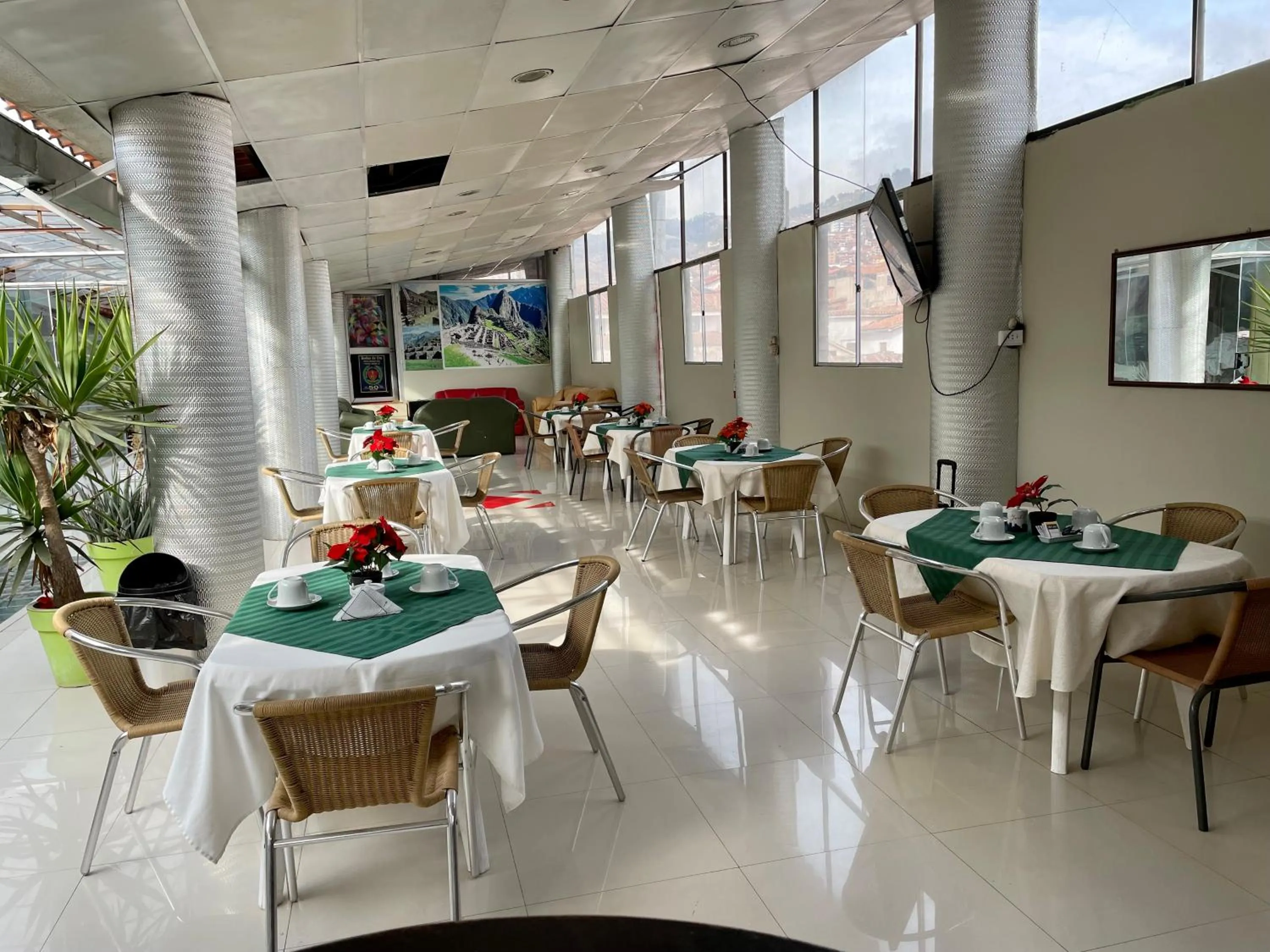 Dining area in Hotel Plateros