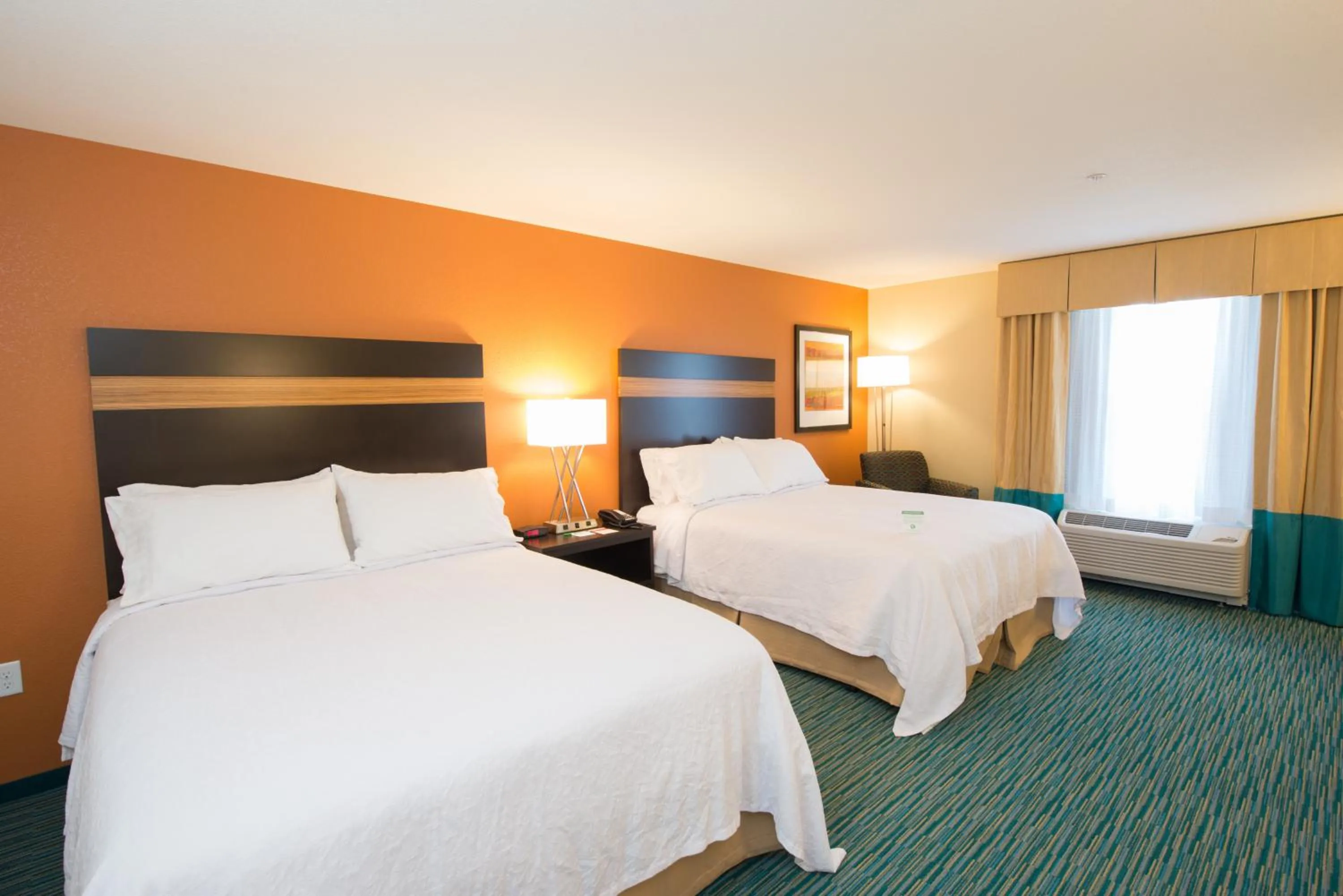 Photo of the whole room, Bed in Holiday Inn Bismarck by IHG