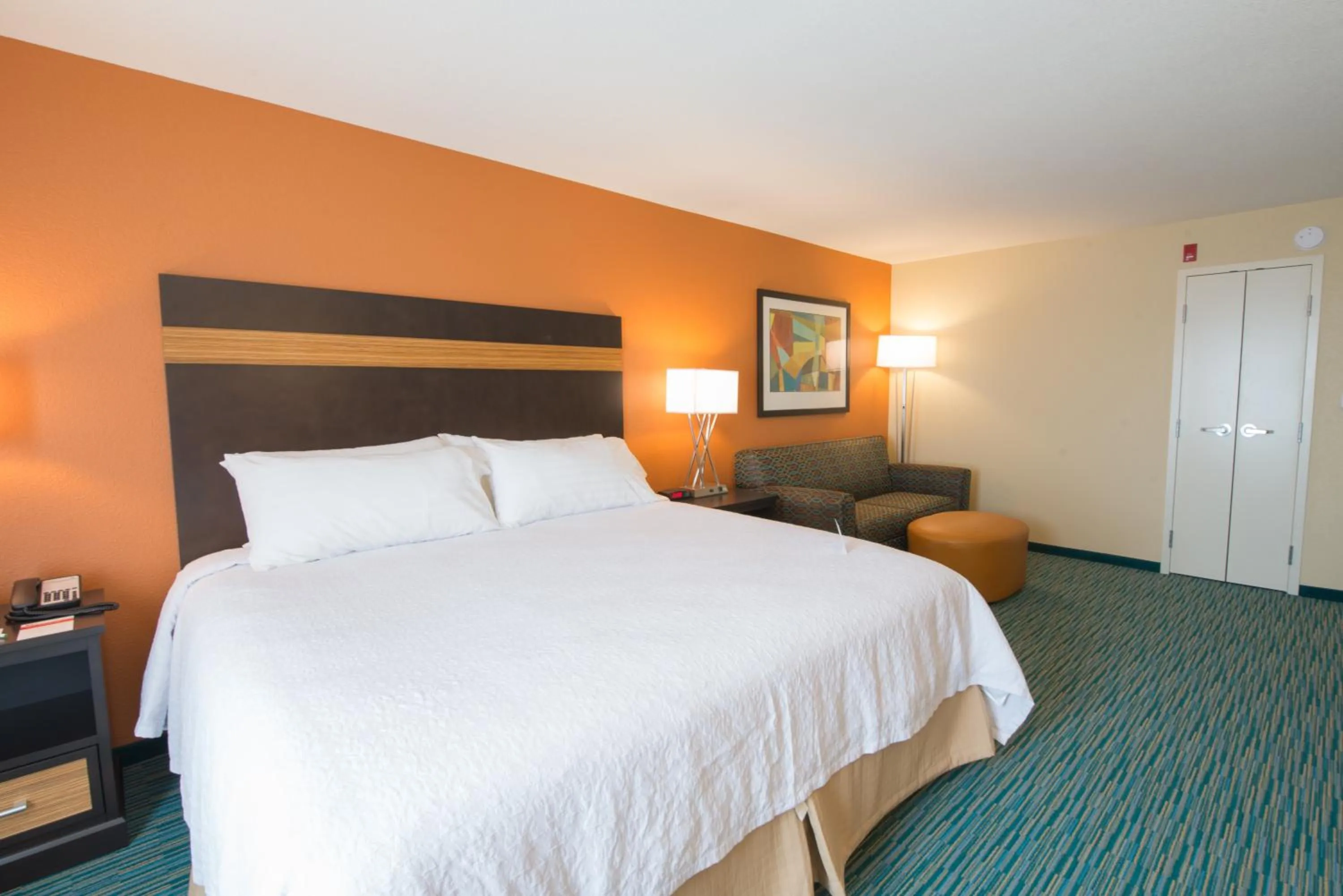 Photo of the whole room, Bed in Holiday Inn Bismarck by IHG