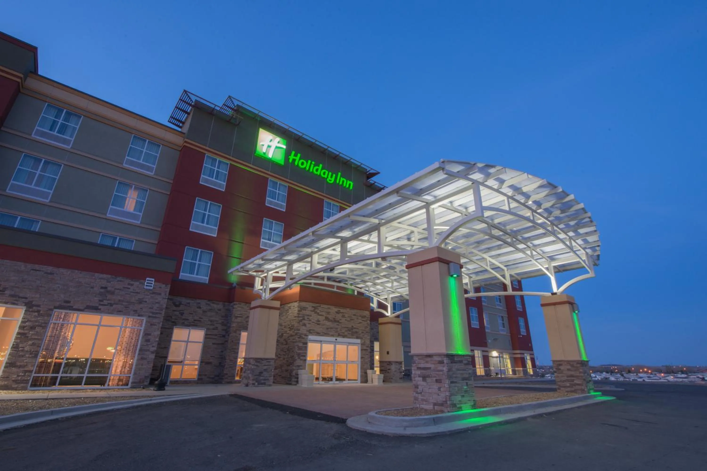 Property building in Holiday Inn Bismarck by IHG