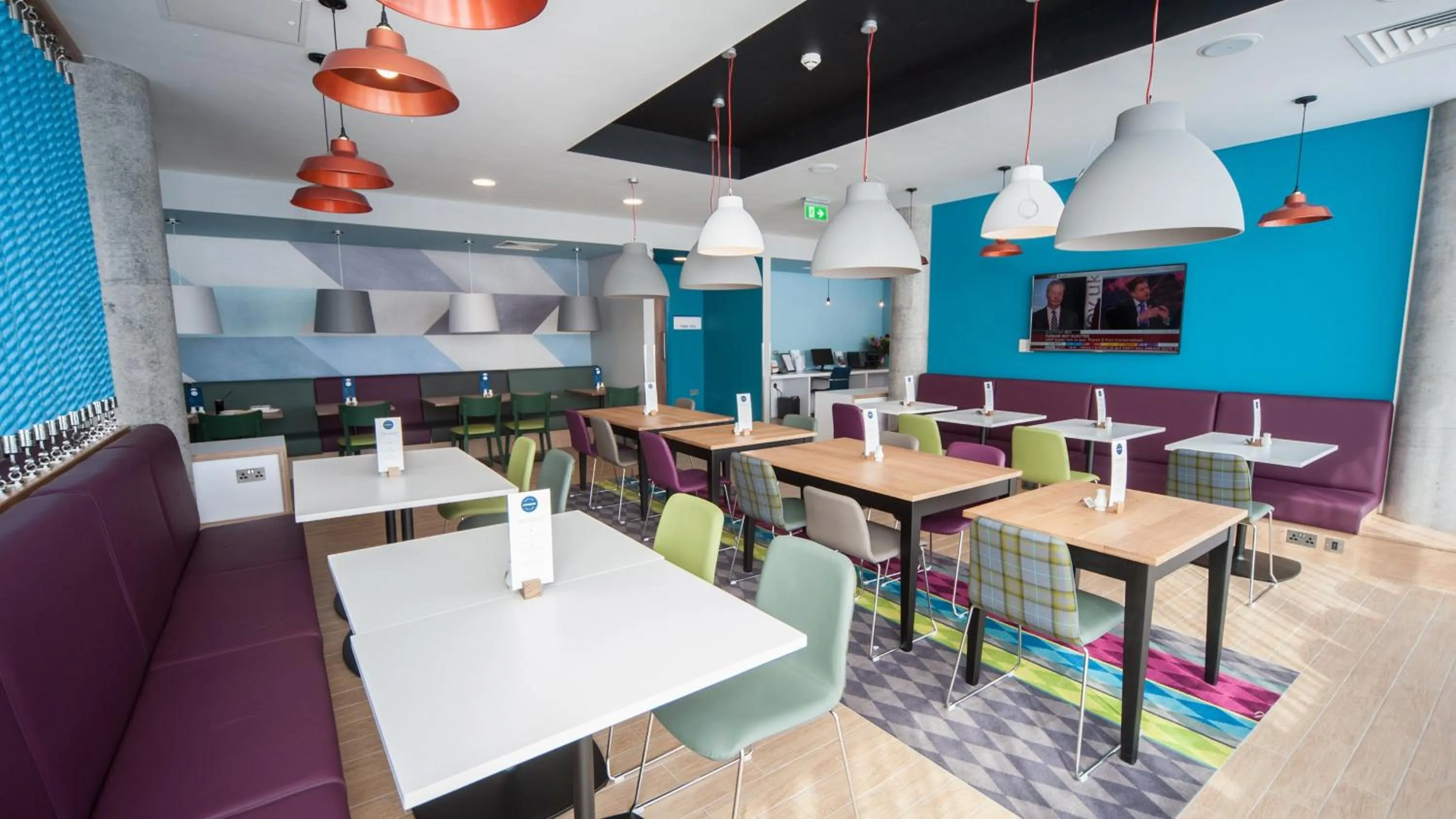 Restaurant/places to eat in Holiday Inn Express Aberdeen Airport by IHG