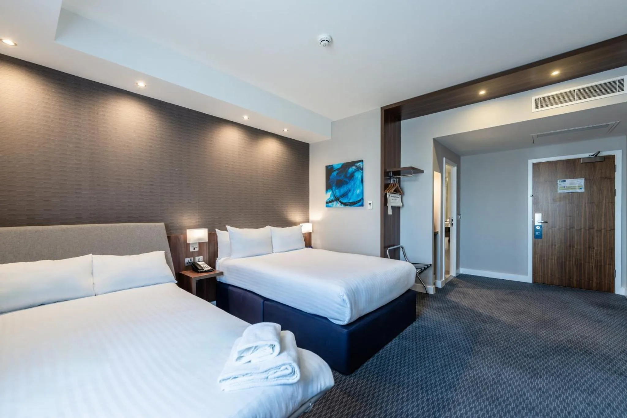 Photo of the whole room, Bed in Holiday Inn Express Aberdeen Airport by IHG