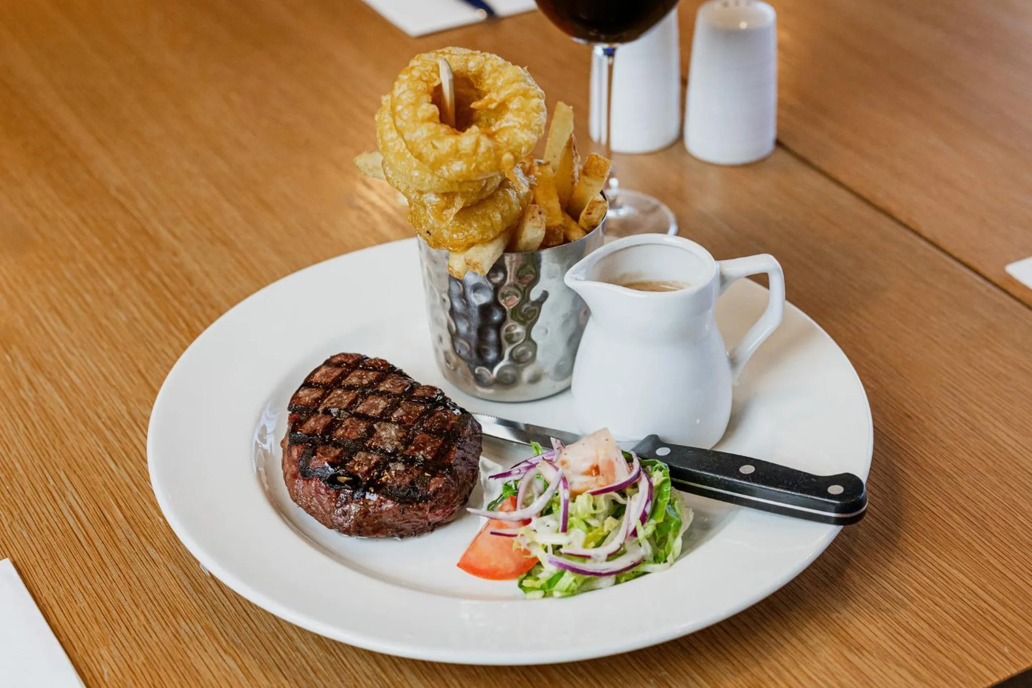 Restaurant/places to eat in Holiday Inn Express Aberdeen Airport by IHG