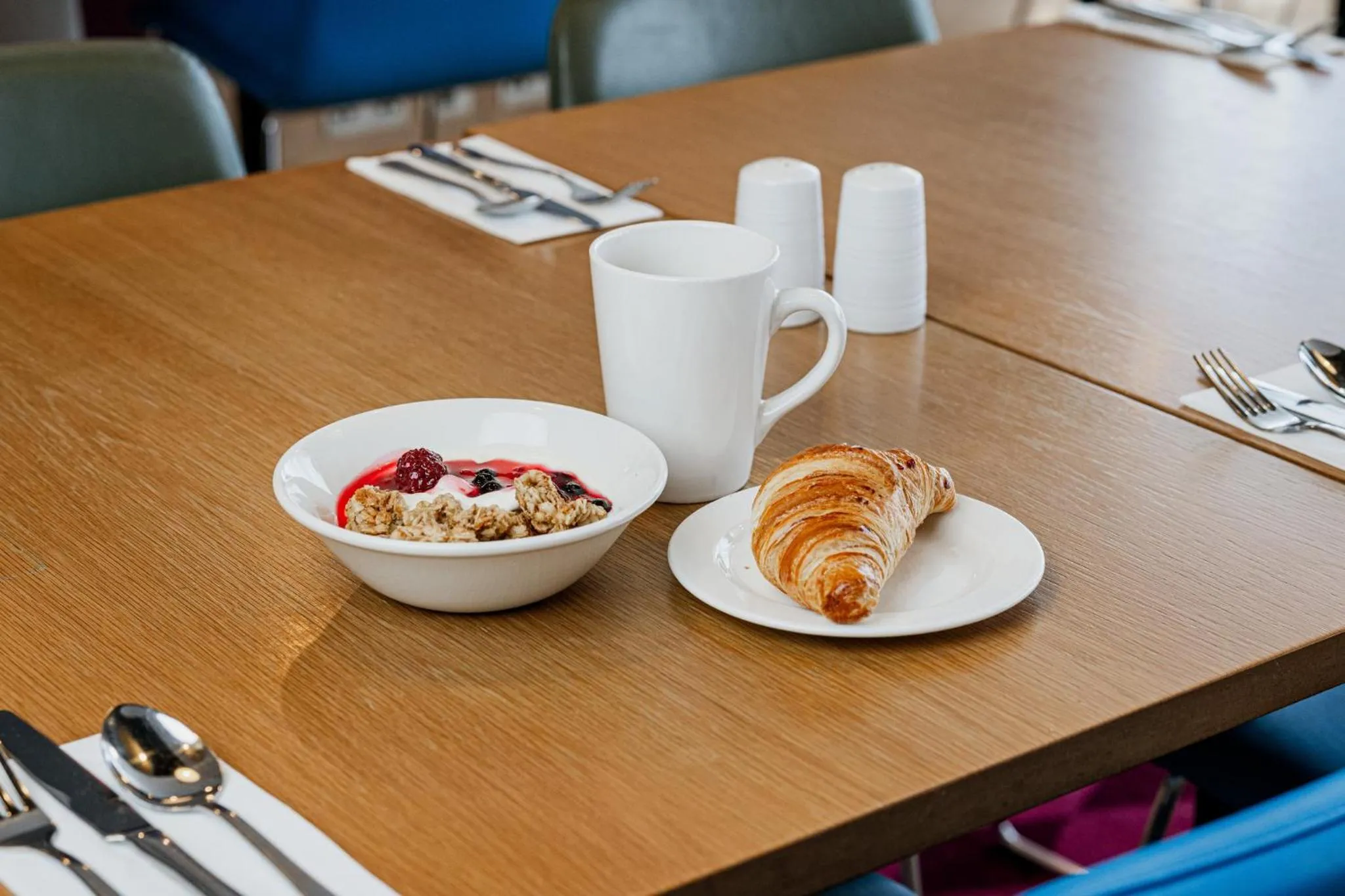 Restaurant/places to eat in Holiday Inn Express Aberdeen Airport by IHG