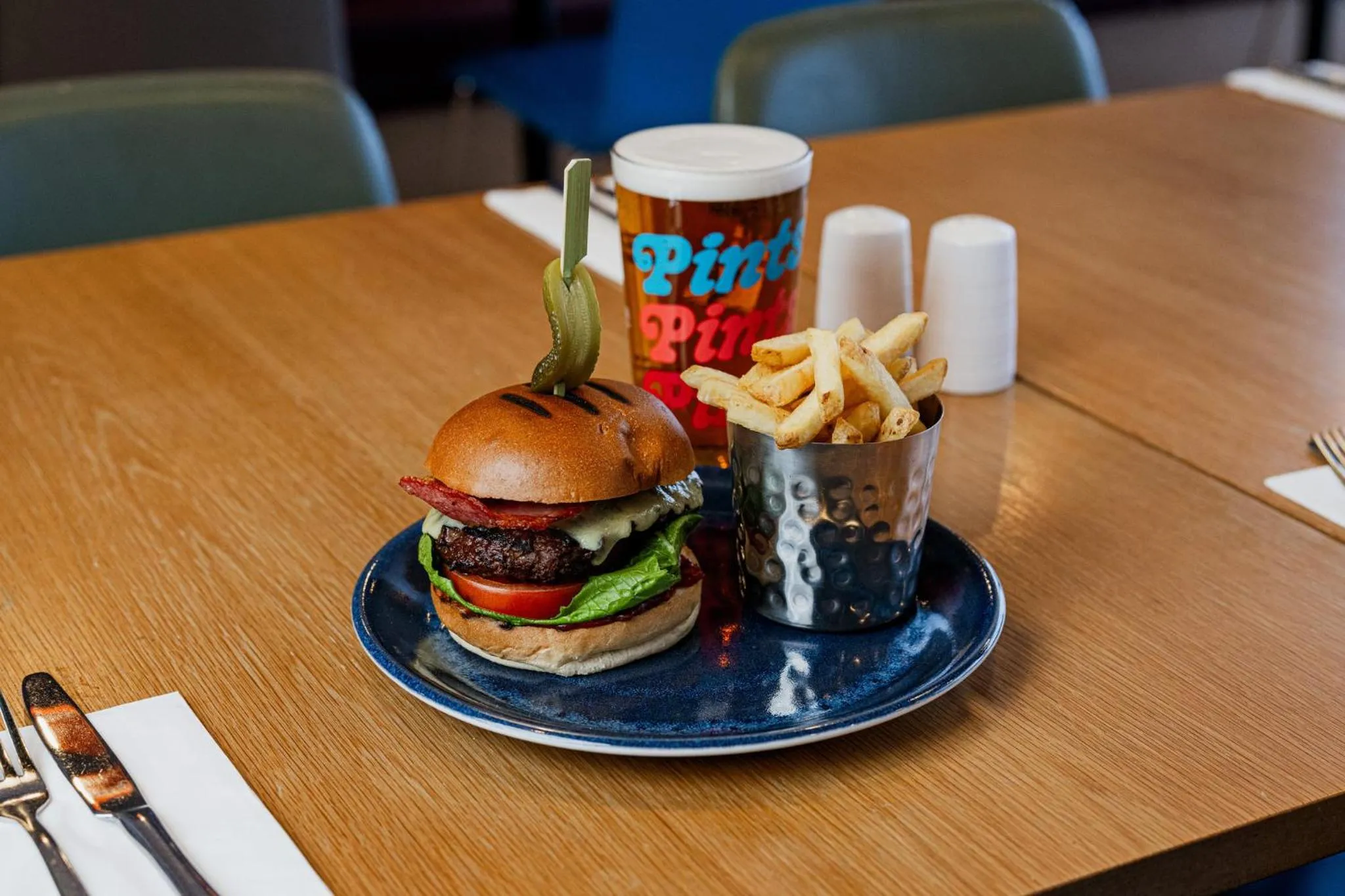 Restaurant/places to eat in Holiday Inn Express Aberdeen Airport by IHG