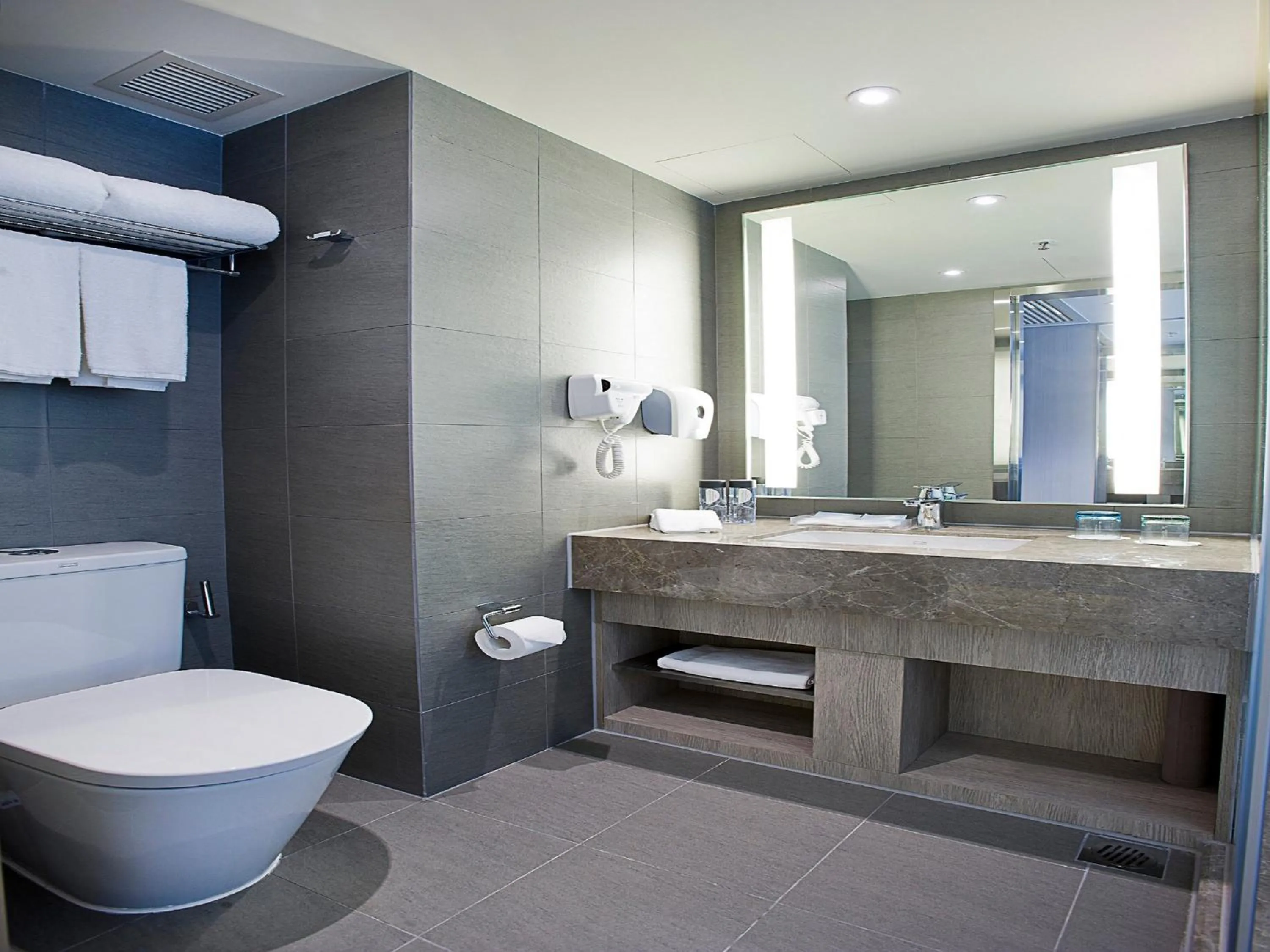 Bathroom in Holiday Inn Express Hong Kong Mongkok by IHG