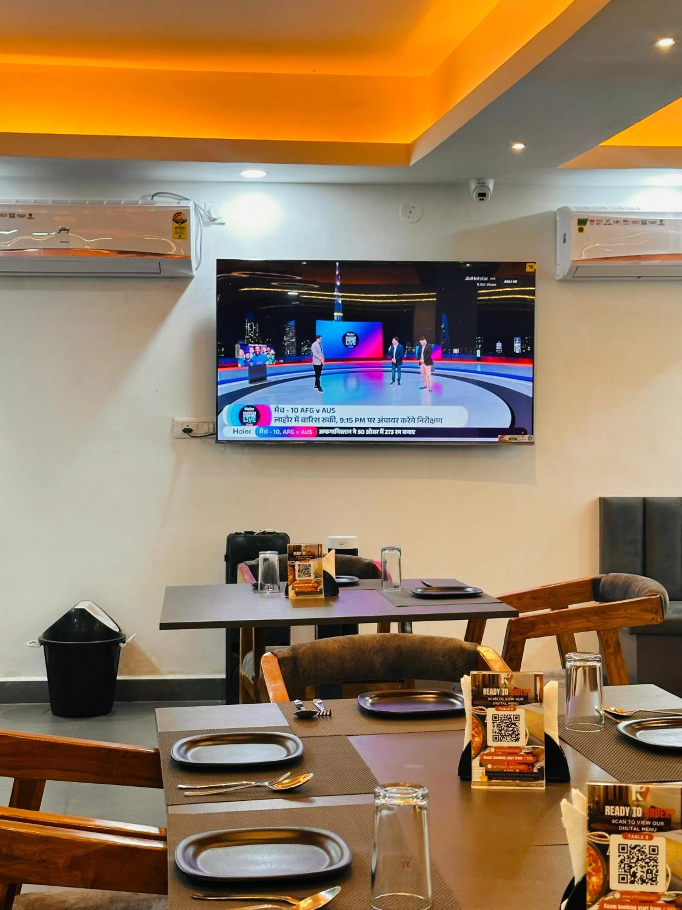 Restaurant/places to eat in K7 Hotel & Restaurant