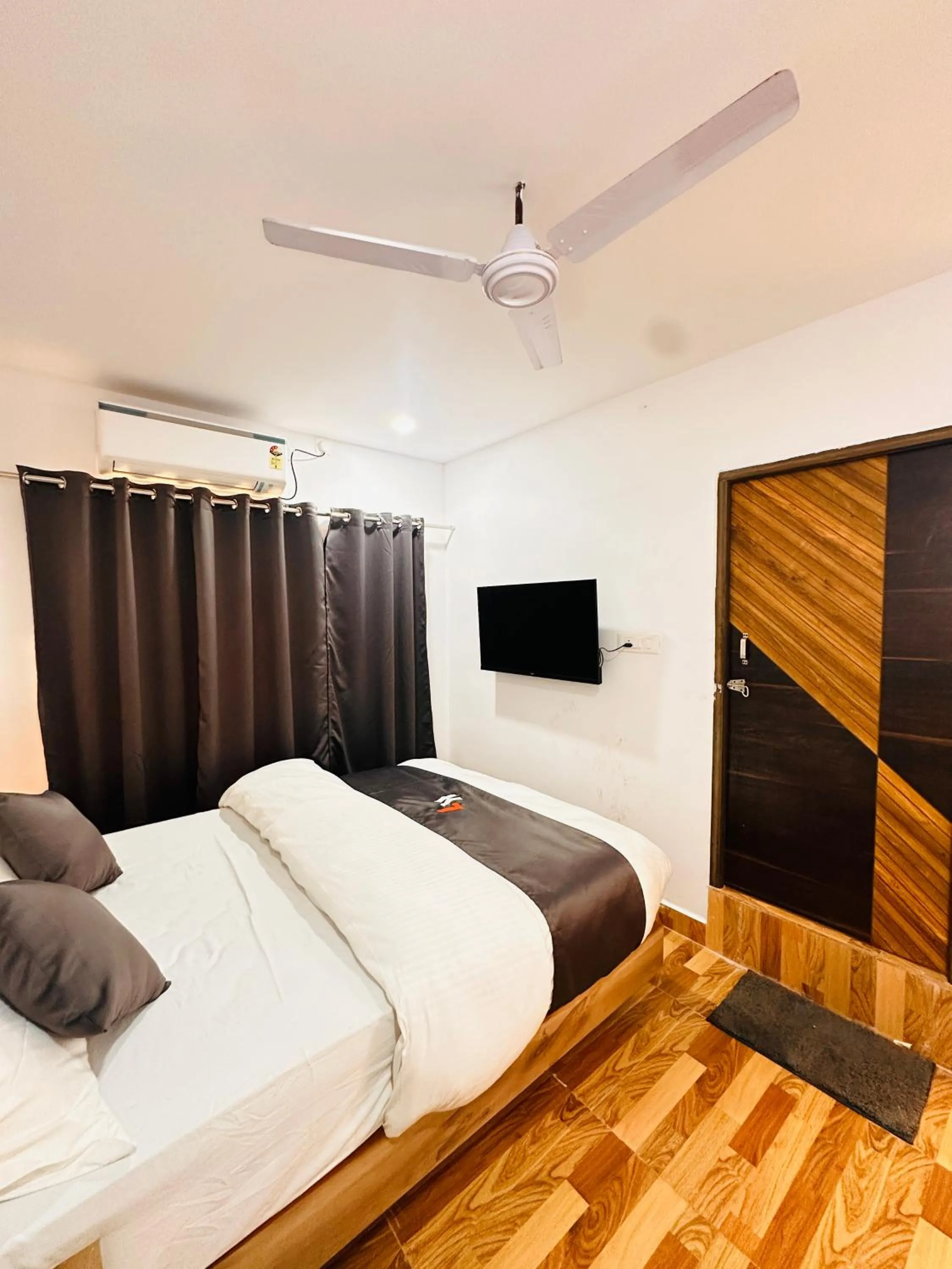 Bed in K7 Hotel & Restaurant
