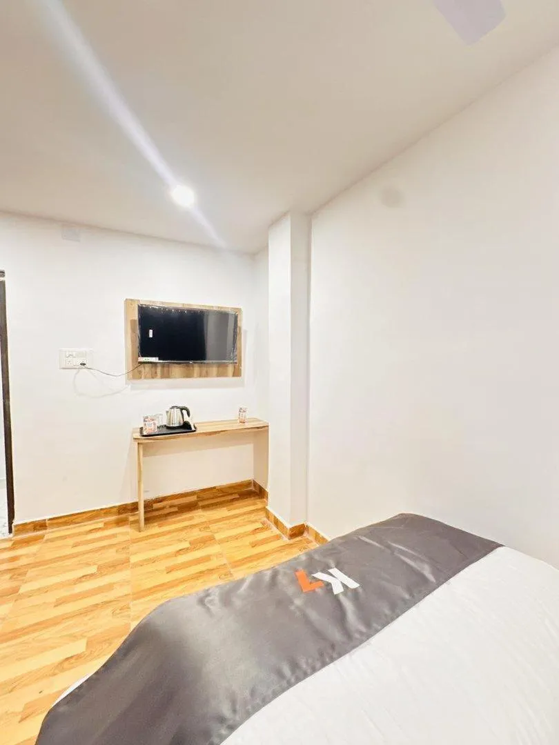 TV and multimedia, Bed in K7 Hotel & Restaurant