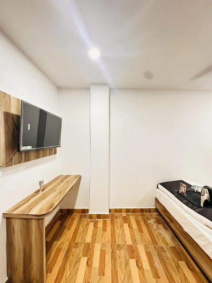 TV and multimedia in K7 Hotel & Restaurant